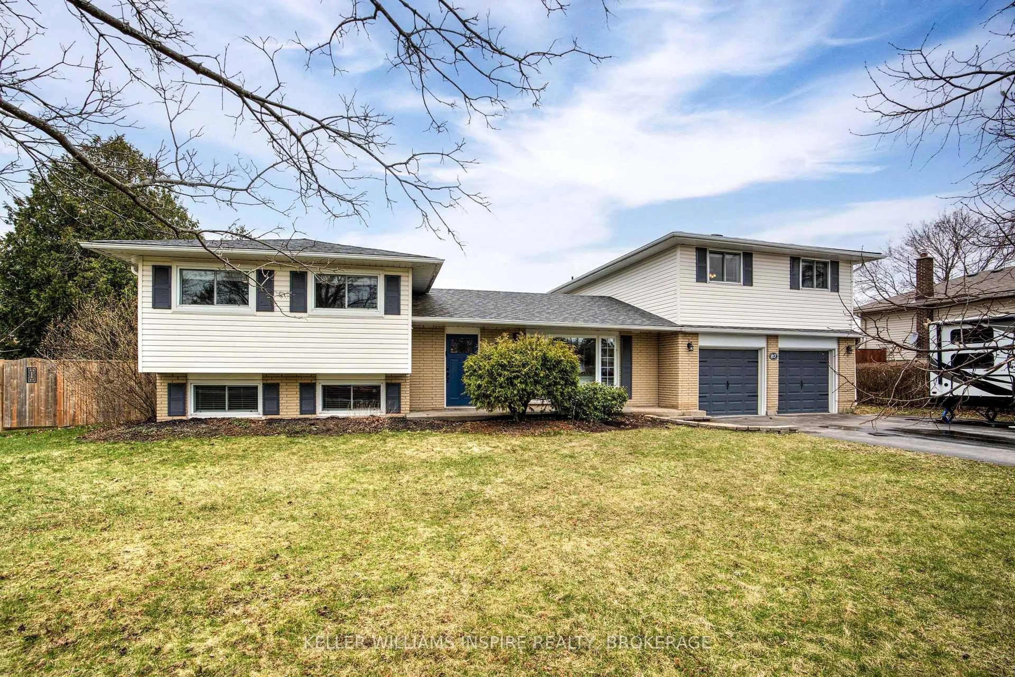 Home with vinyl exterior material, street for 87 Jeffrey Dr, Trenton Ontario K8V 5P8