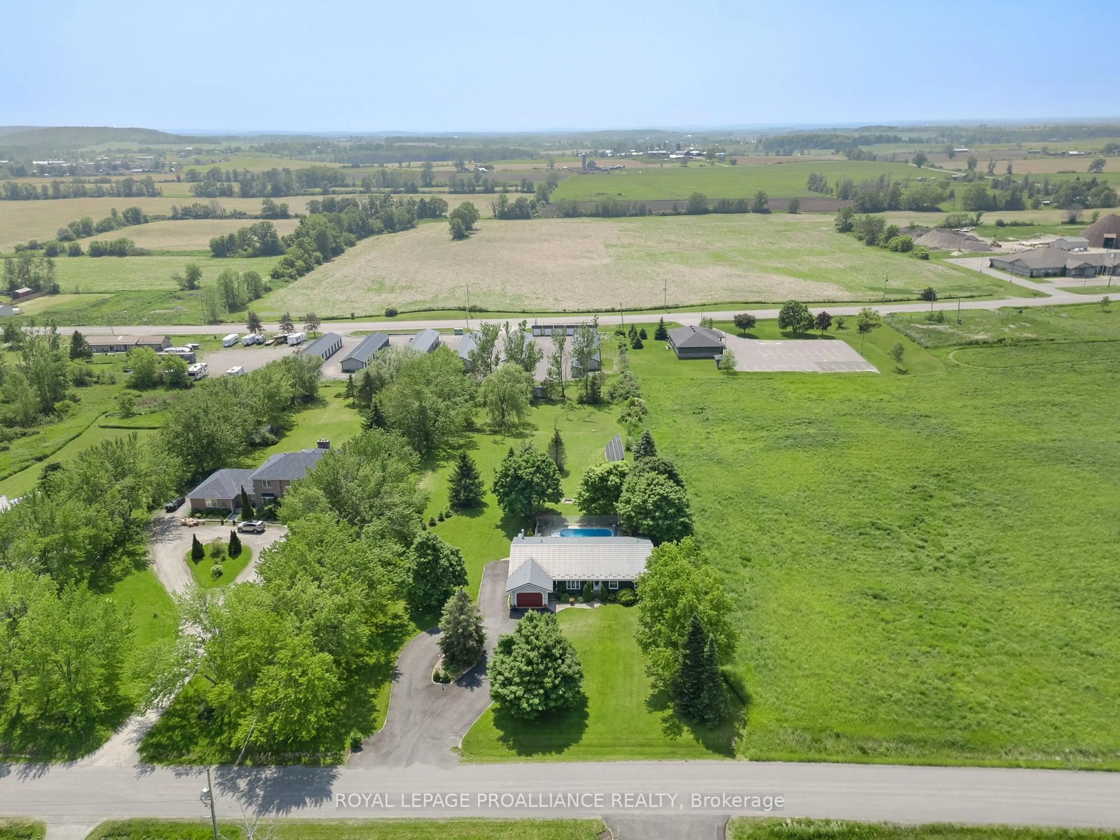 A pic from outside/outdoor area/front of a property/back of a property/a pic from drone, unknown for 288 Edward St, Stirling Ontario K0K 3E0