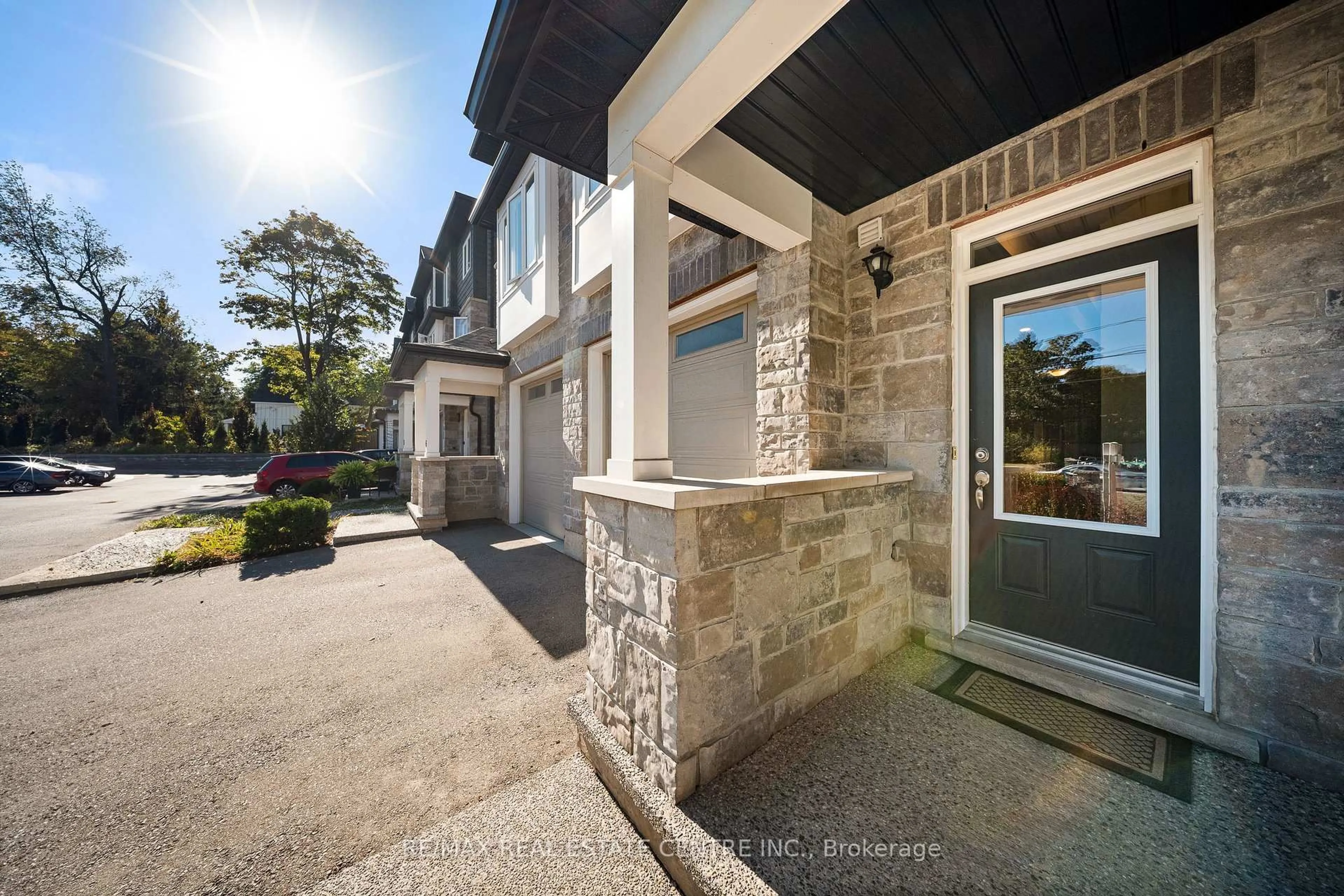 Unknown for 111 Wilson St #7, Hamilton Ontario L9B 2G7