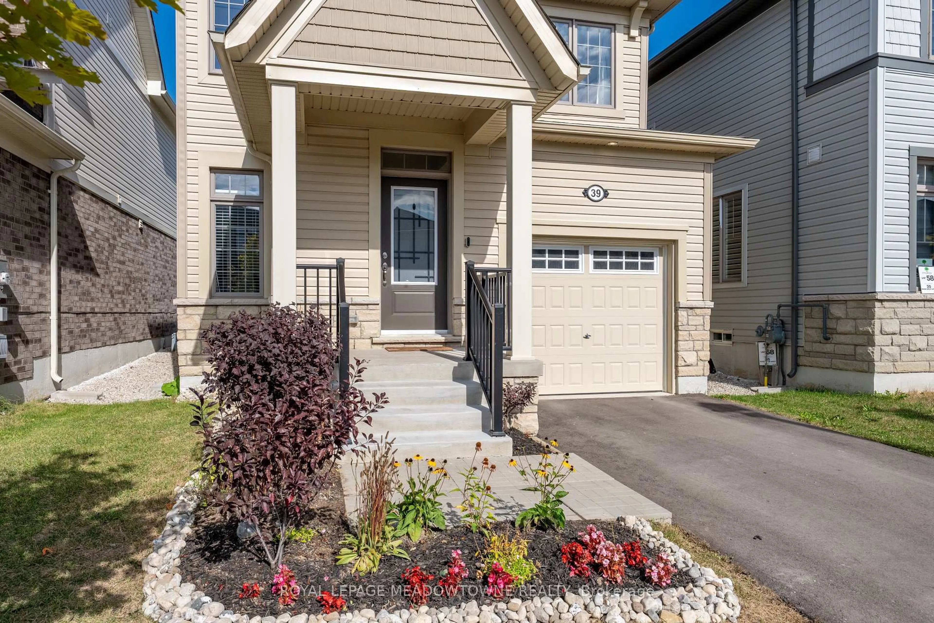 Unknown for 39 Dass Dr, Centre Wellington Ontario N1M 0H9