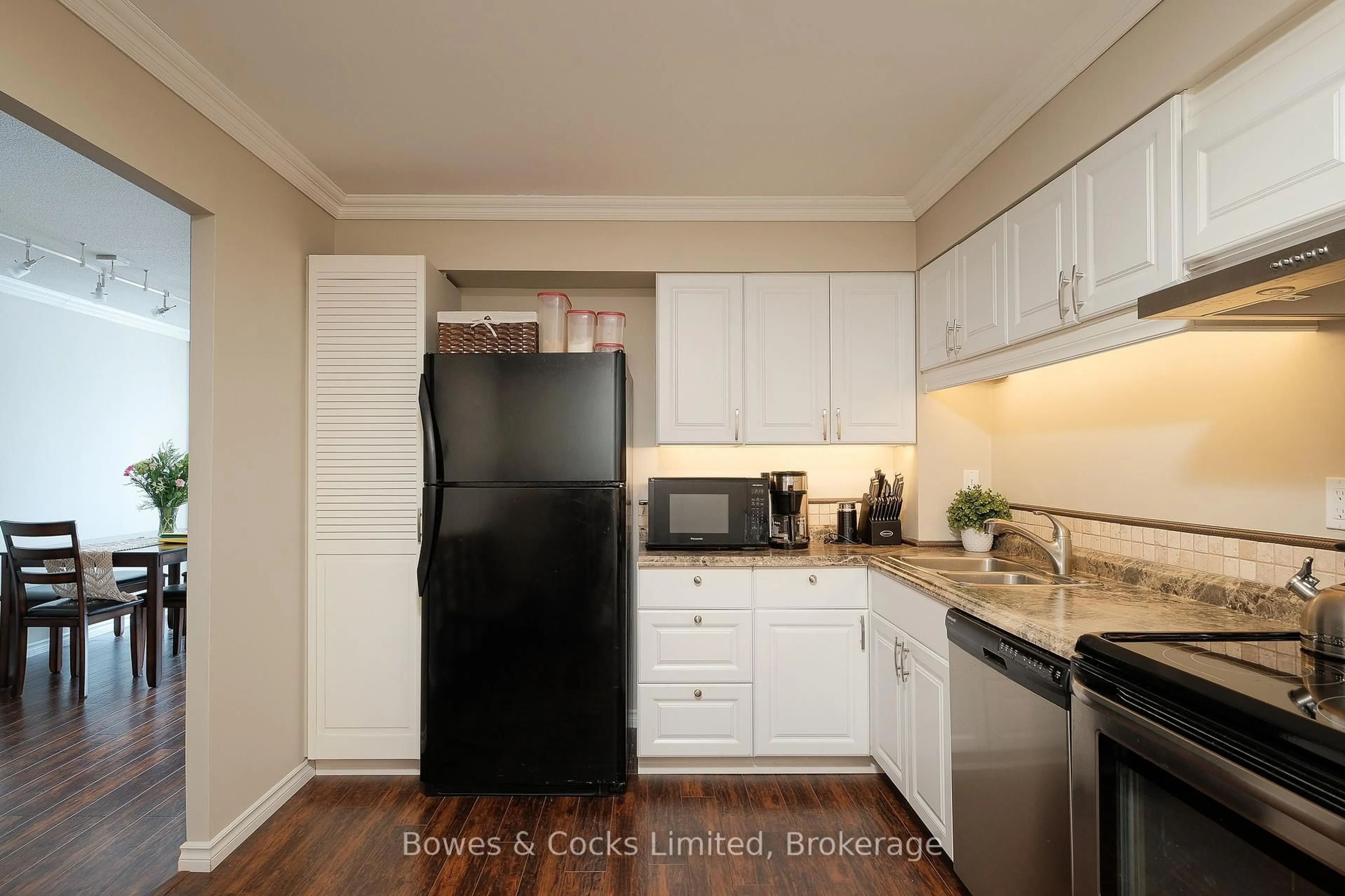 Standard kitchen, wood/laminate floor for 1111 Water St #310, Peterborough Ontario K9H 3P7