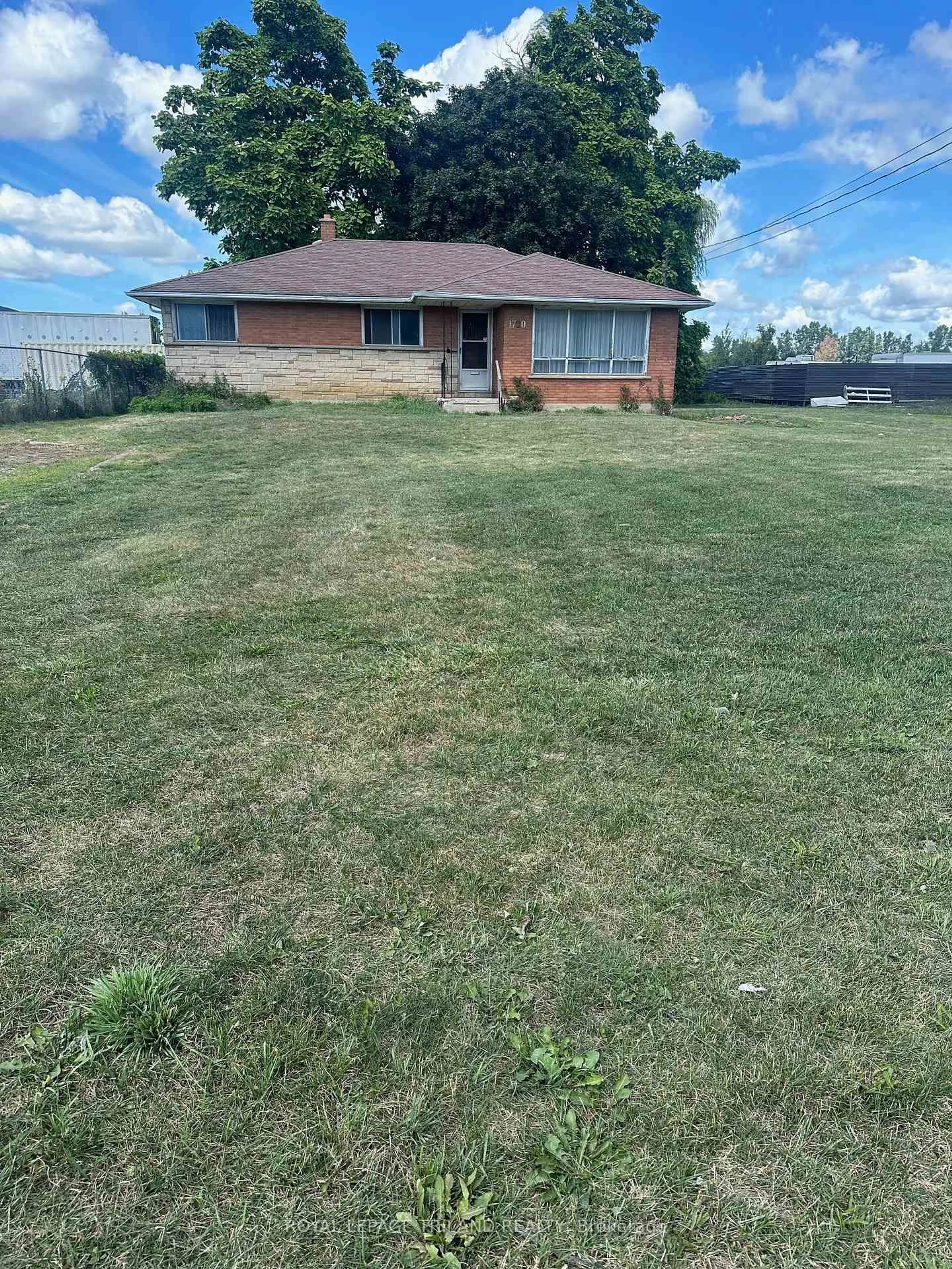 A pic from outside/outdoor area/front of a property/back of a property/a pic from drone, street for 1780 GORE Rd, London East Ontario N5W 6B8