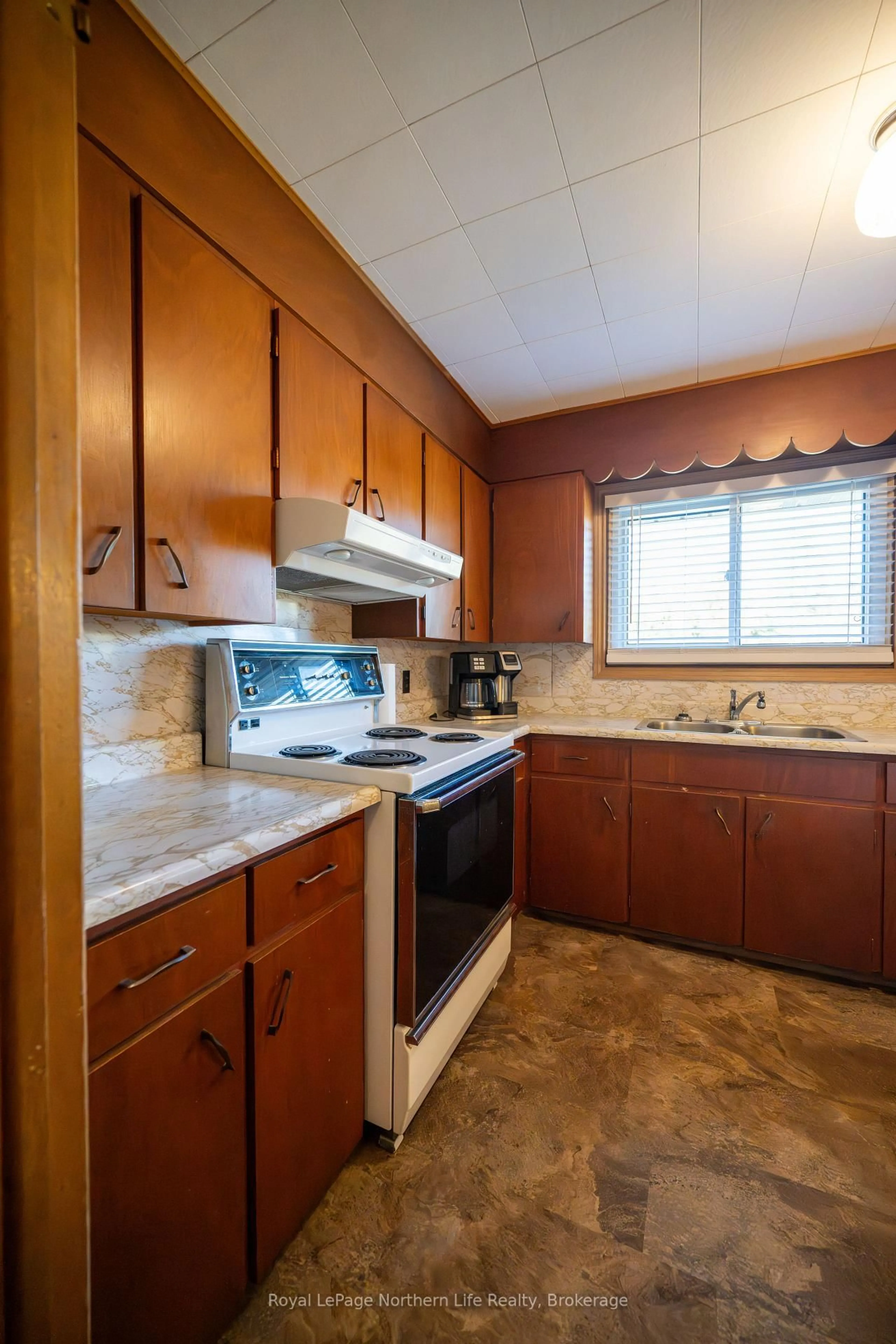 Standard kitchen, ceramic/tile floor for 126 Highway 531, Bonfield Ontario P0H 1E0