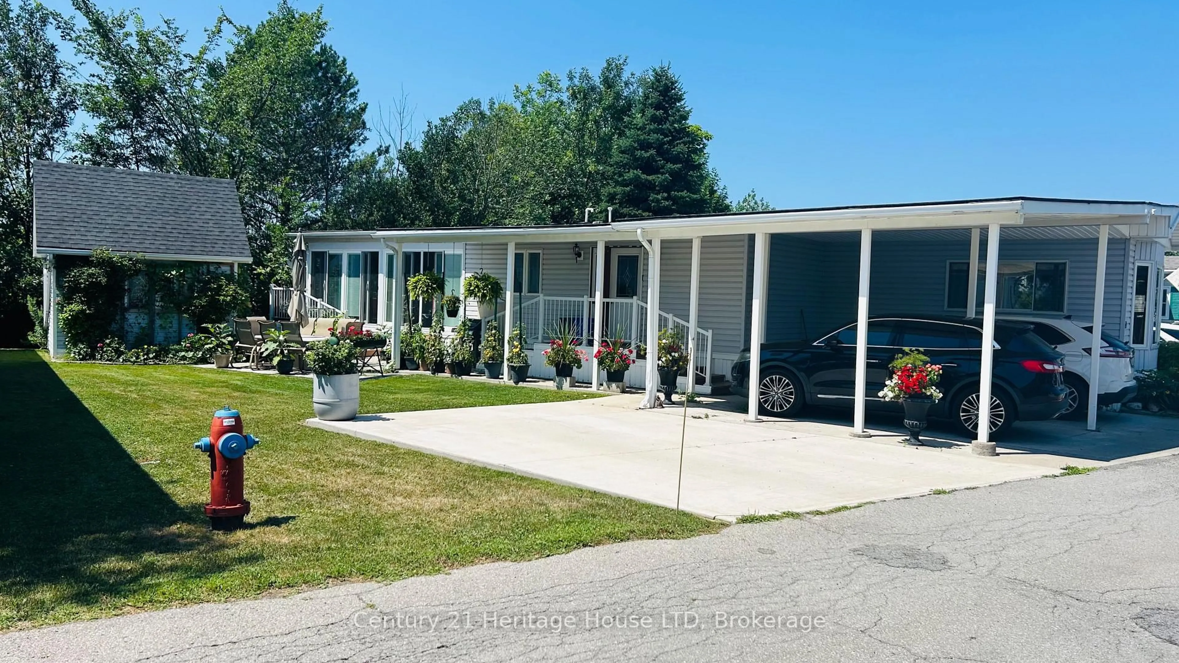 Home with vinyl exterior material, street for 3033 Townline Rd #59, Fort Erie Ontario L0S 1S1