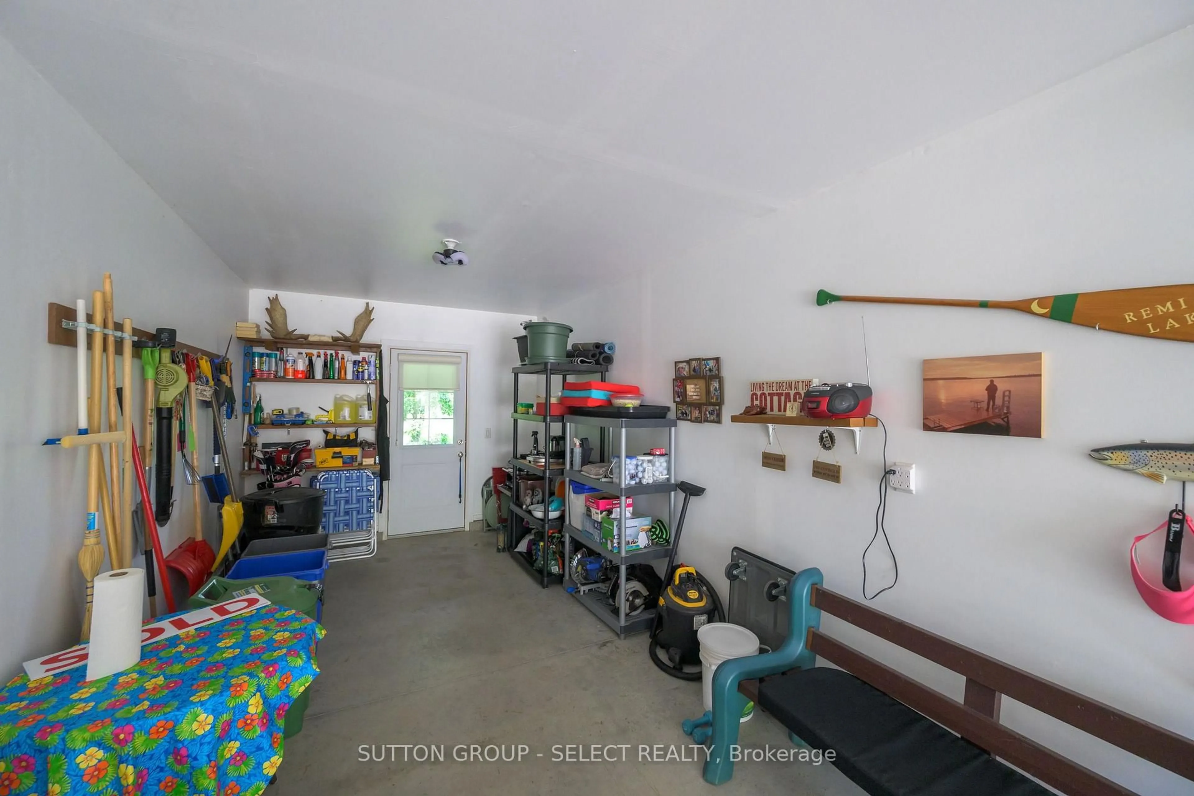 Indoor garage for 1040 Coronation Dr #43, London North Ontario N6G 0R8