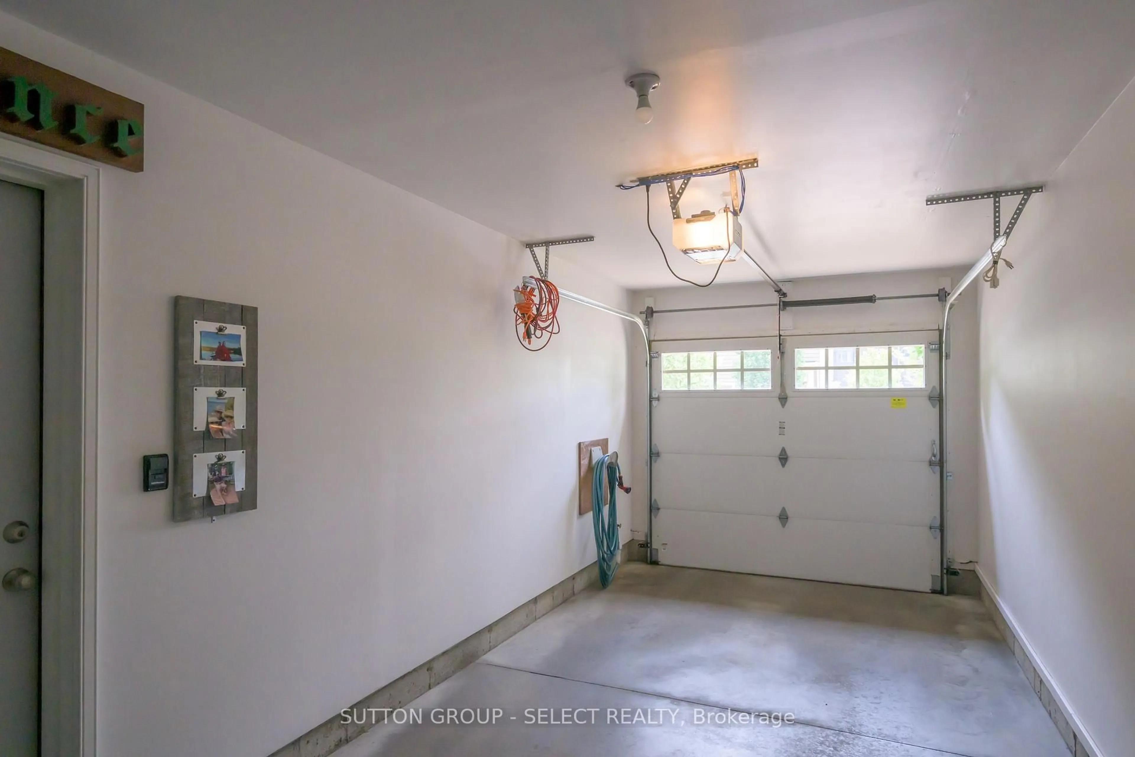 Indoor garage for 1040 Coronation Dr #43, London North Ontario N6G 0R8