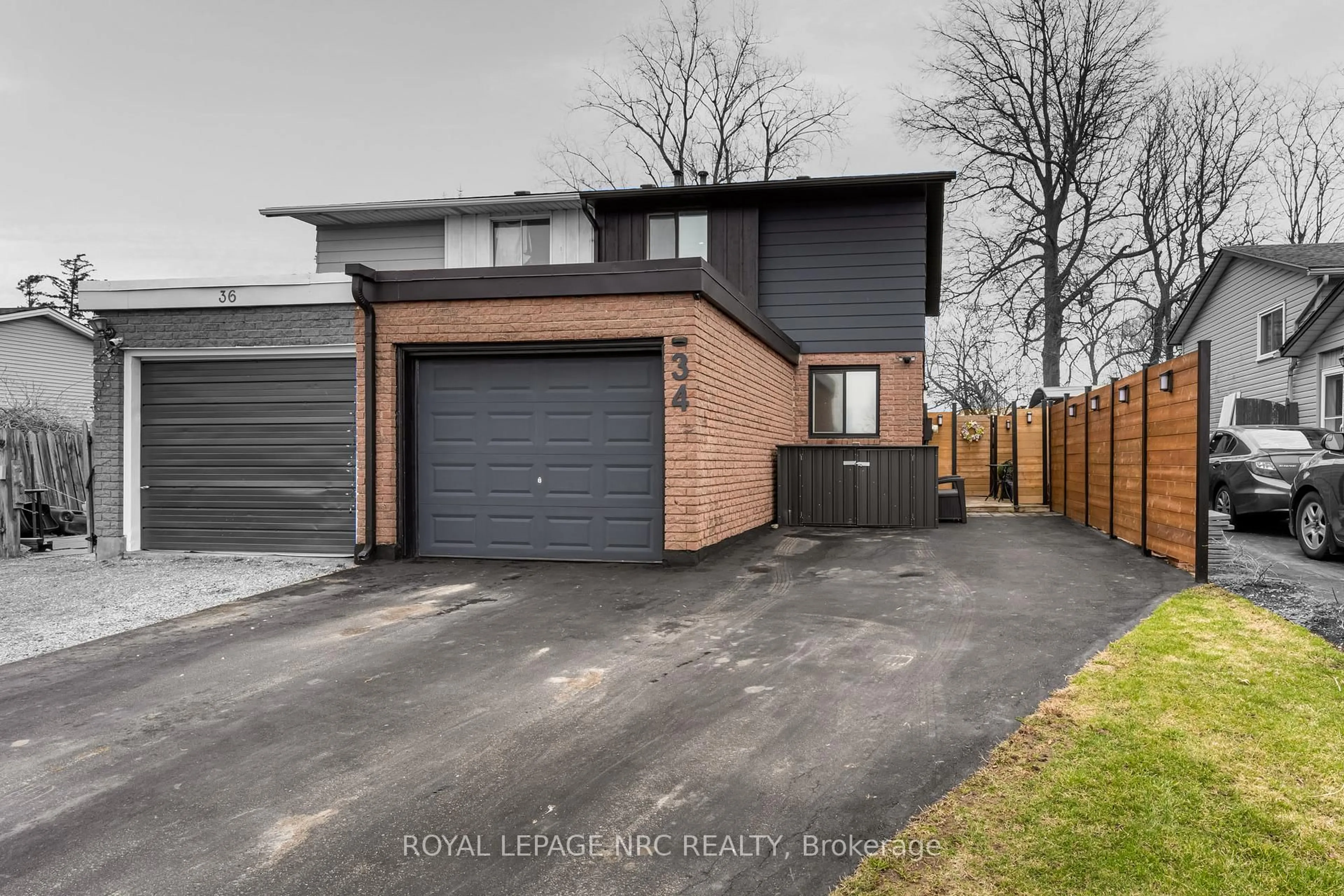 Home with brick exterior material, street for 34 Dodds Crt, Fort Erie Ontario L2A 5Z2