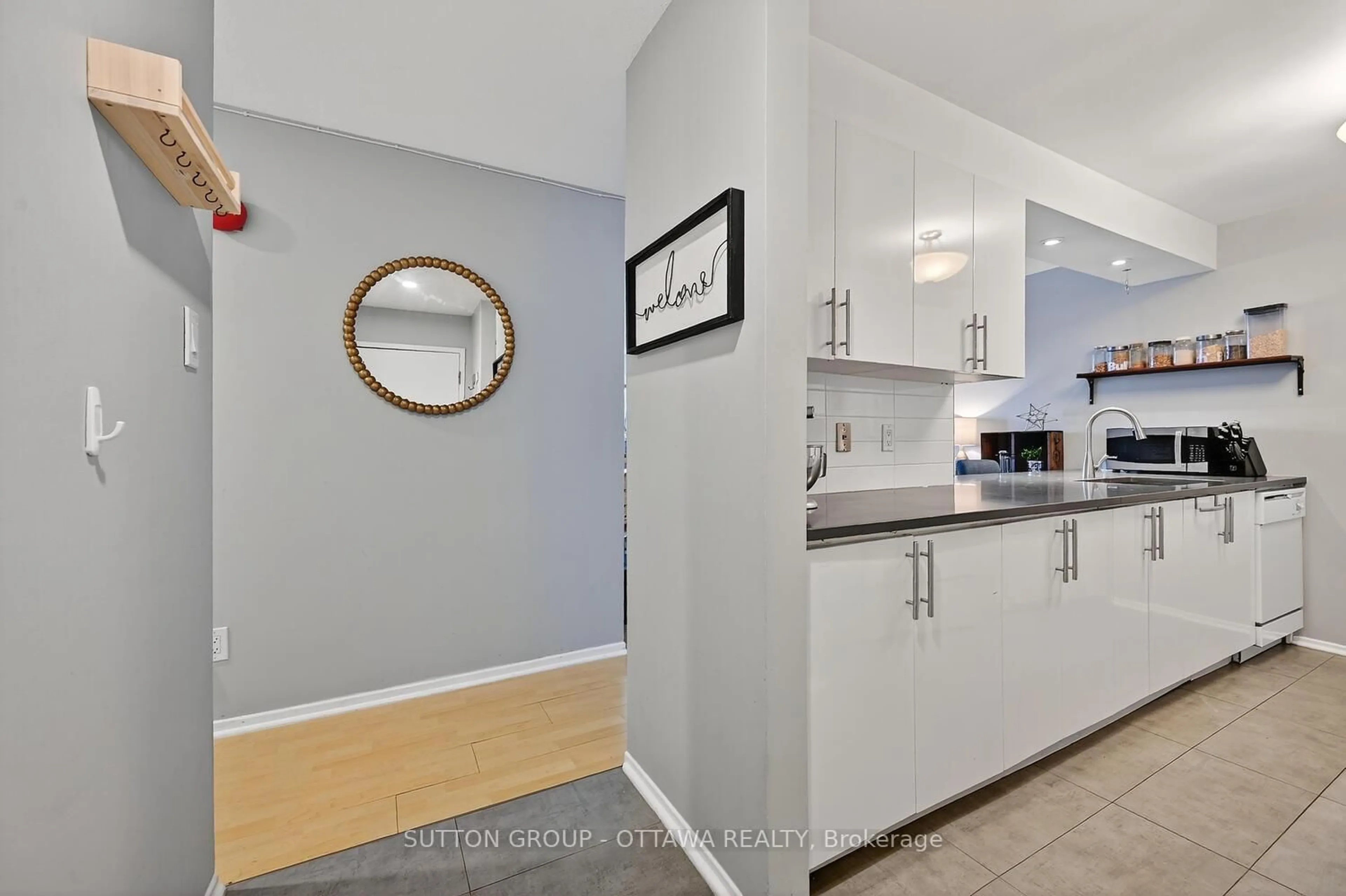 Unknown for 214 Viewmount Dr #317, Ottawa Ontario K2E 7X3