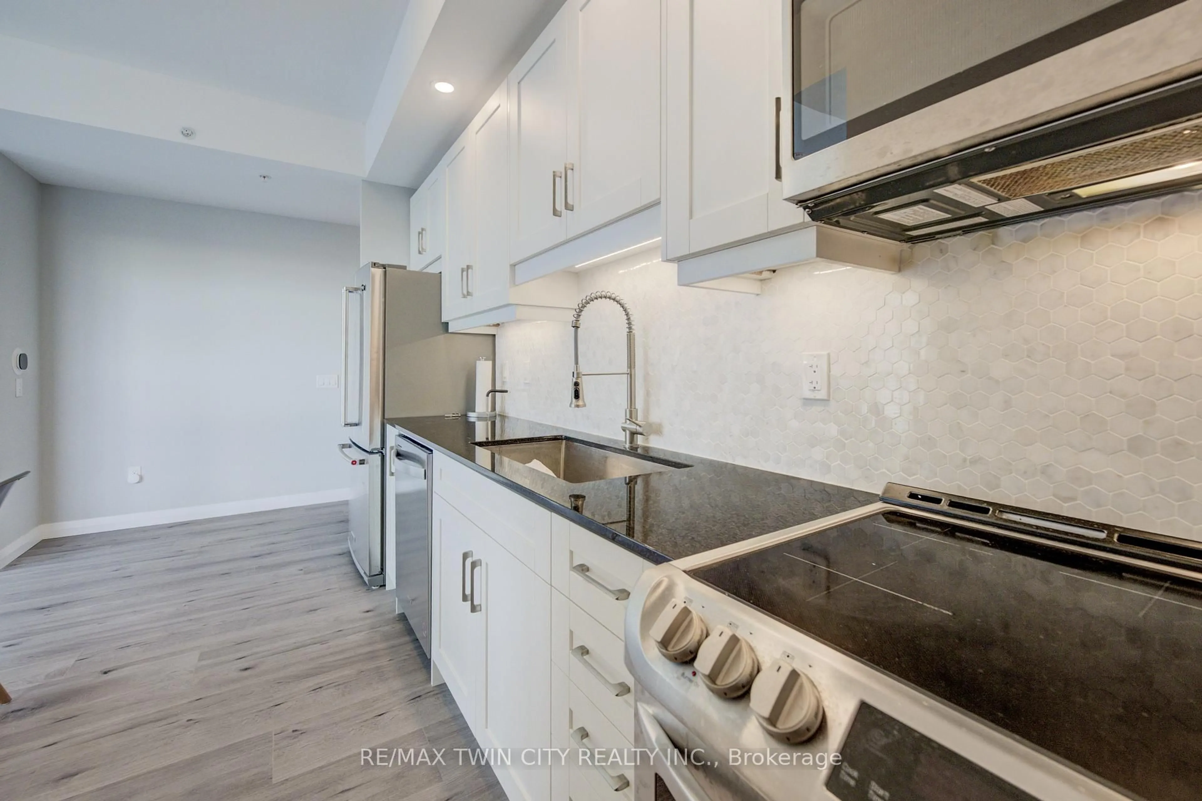 Unknown for 60 Charles St #1805, Kitchener Ontario N2G 0C9