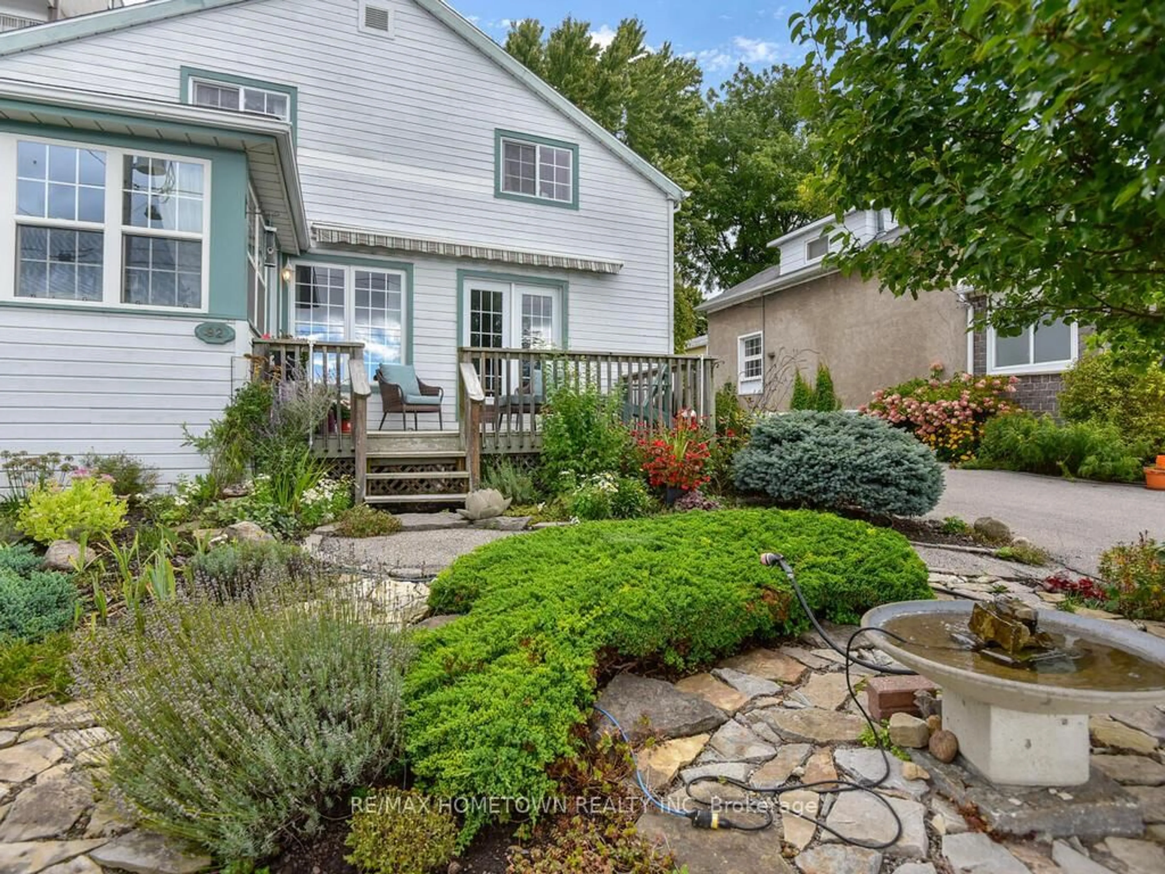 Patio, street for 92 WATER St, Brockville Ontario K6V 1A5