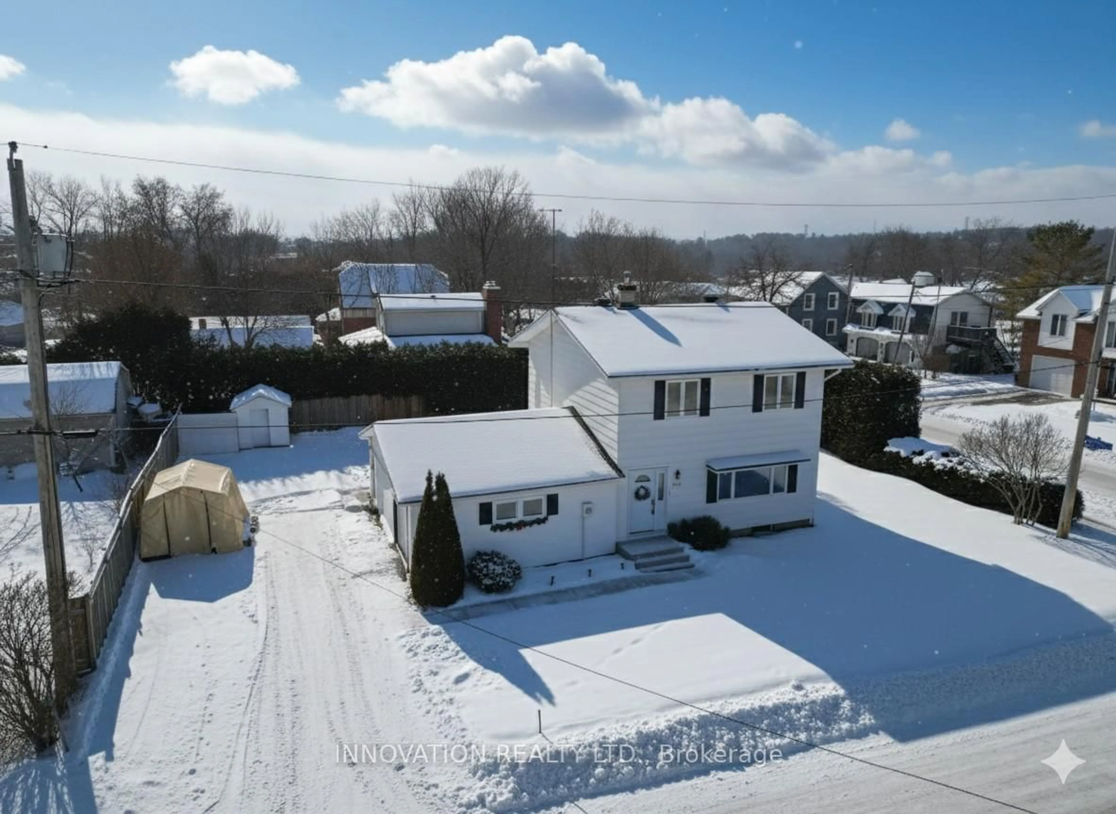 A pic from outside/outdoor area/front of a property/back of a property/a pic from drone, unknown for 108 Crossland Dr, Fitzroy Harbour Ontario K0A 1X0