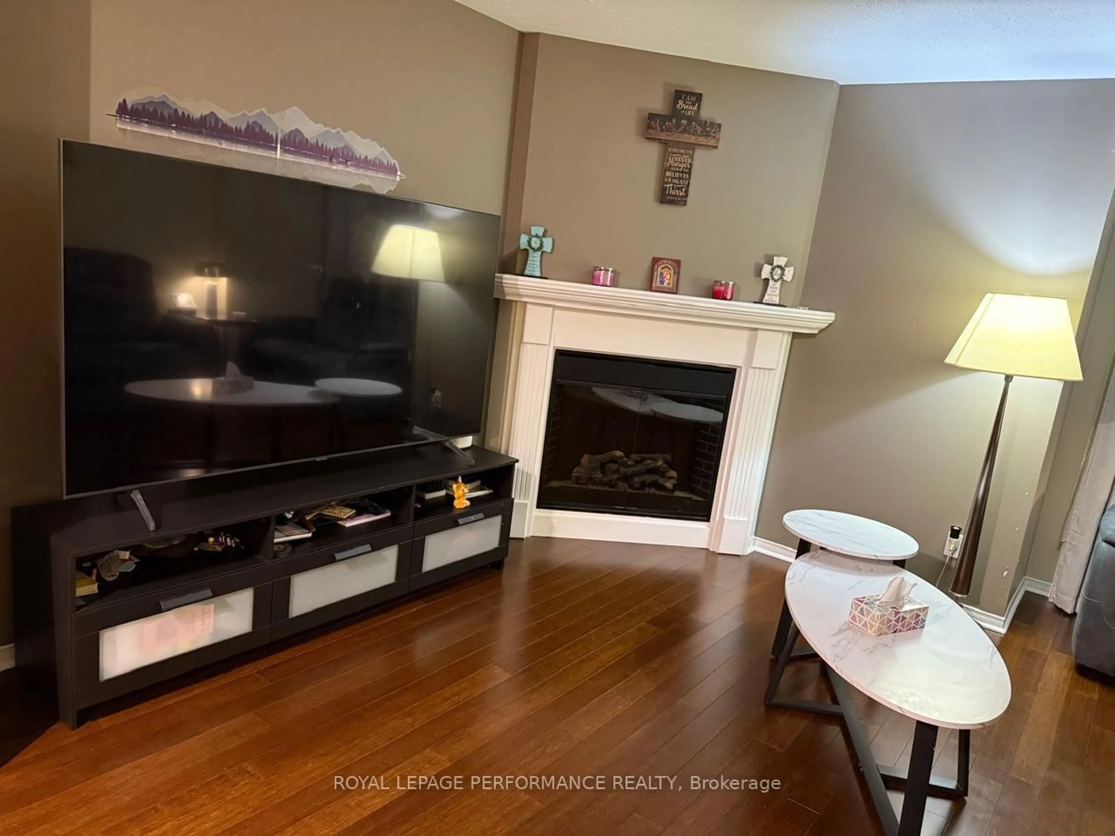 Unknown for 390 CROWNRIDGE Dr, Kanata Ontario K2M 3A4