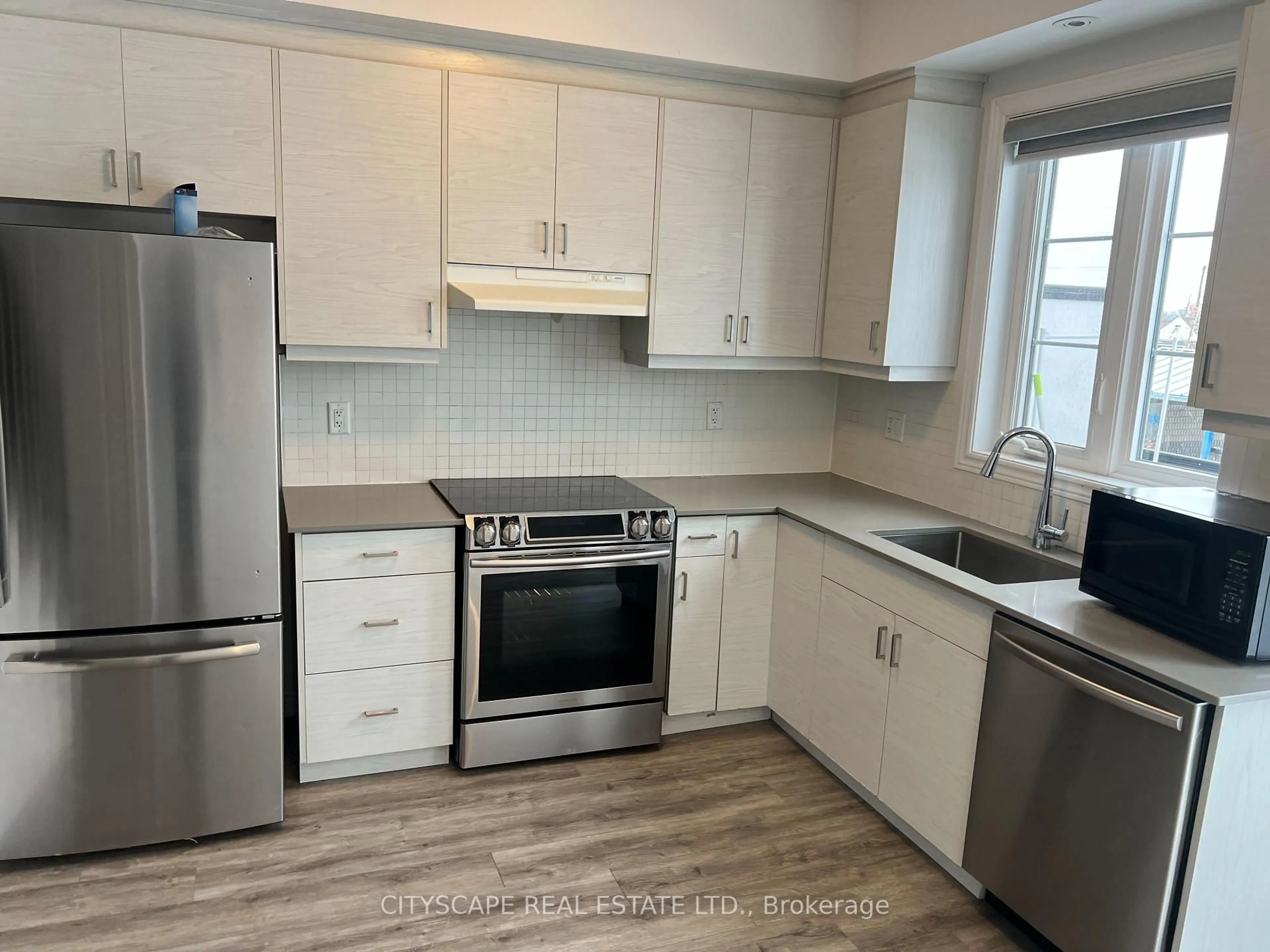 Standard kitchen, unknown for 575 Woodward Ave #17, Hamilton Ontario L8H 6P2