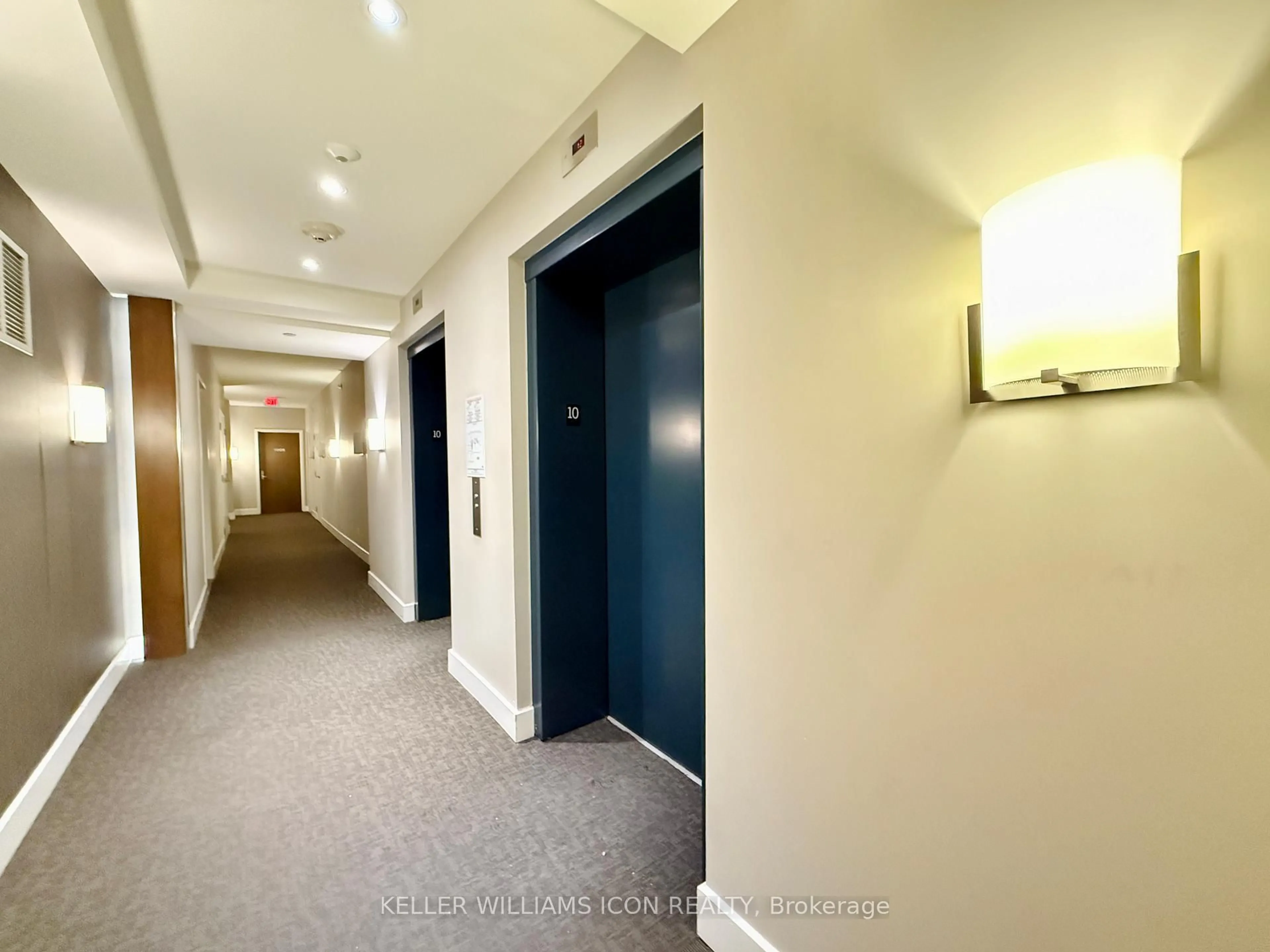 Indoor foyer for 330 Titan Private #1008, Ottawa Ontario K2G 1G3