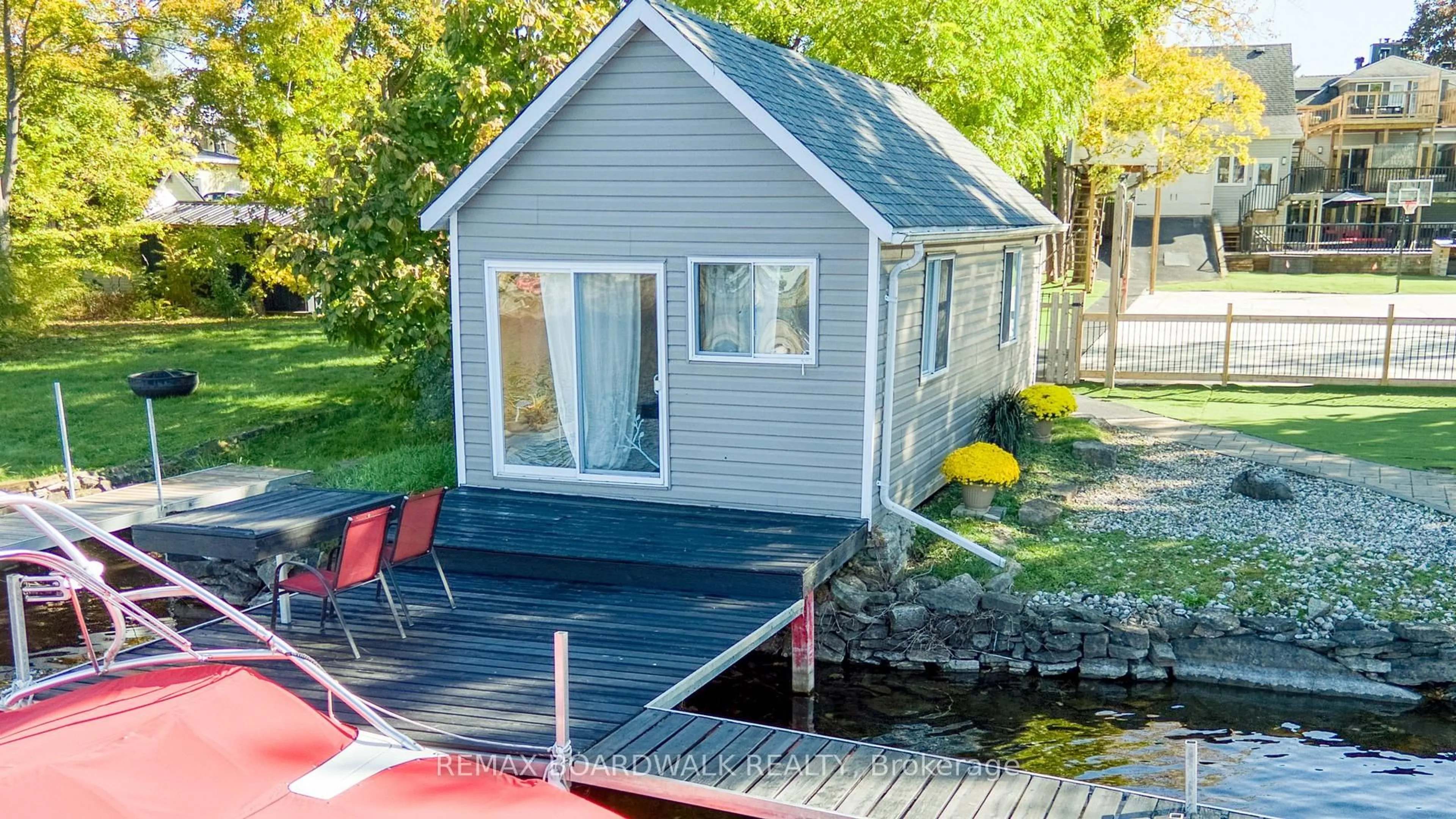 A pic from outside/outdoor area/front of a property/back of a property/a pic from drone, water/lake/river/ocean view for 27 Allan St, Carleton Place Ontario K7C 1T1