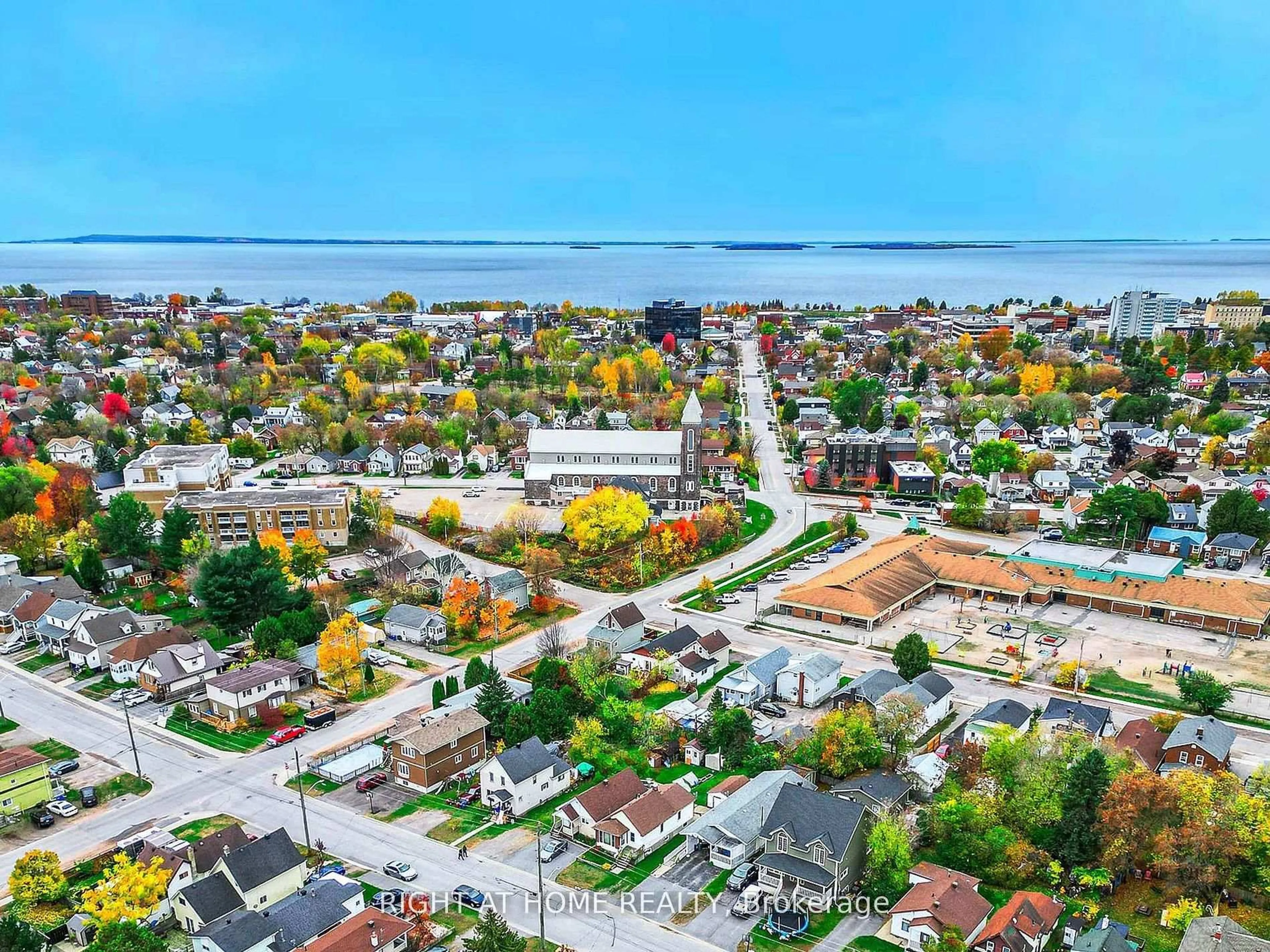 A pic from outside/outdoor area/front of a property/back of a property/a pic from drone, street for 169 Princess St, North Bay Ontario P1B 1P8