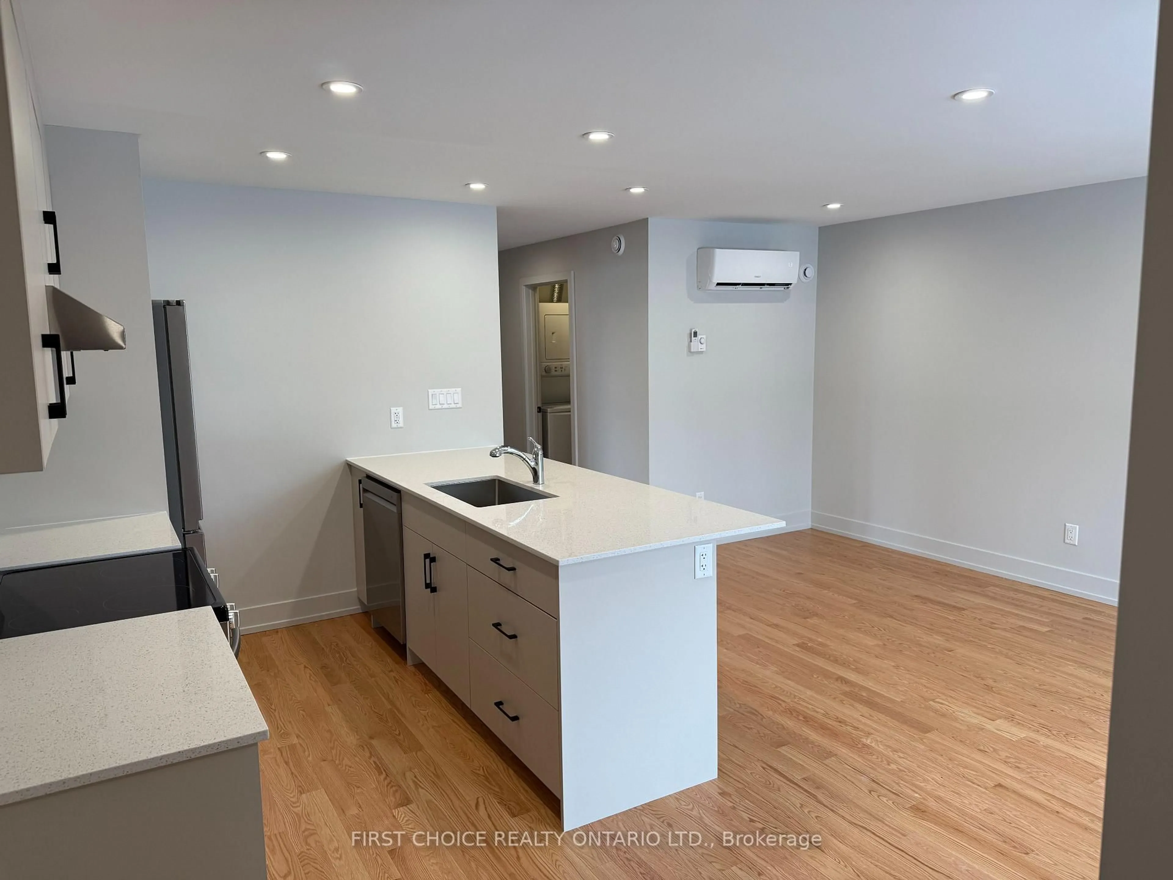 Unknown for 1250 Trenton Ave, Ottawa Ontario K1Z 8J9