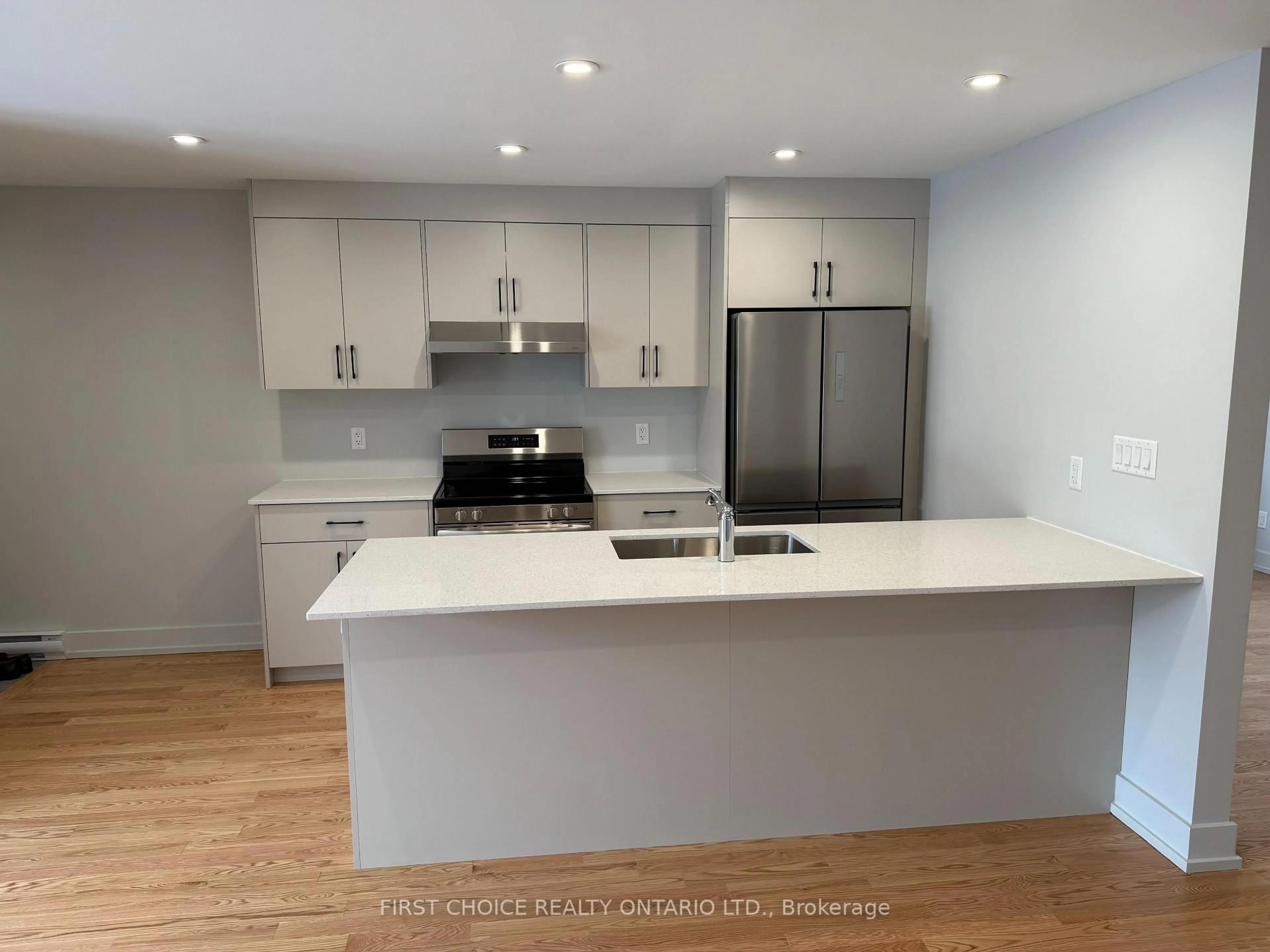 Open concept kitchen, unknown for 1250 Trenton Ave, Ottawa Ontario K1Z 8J9