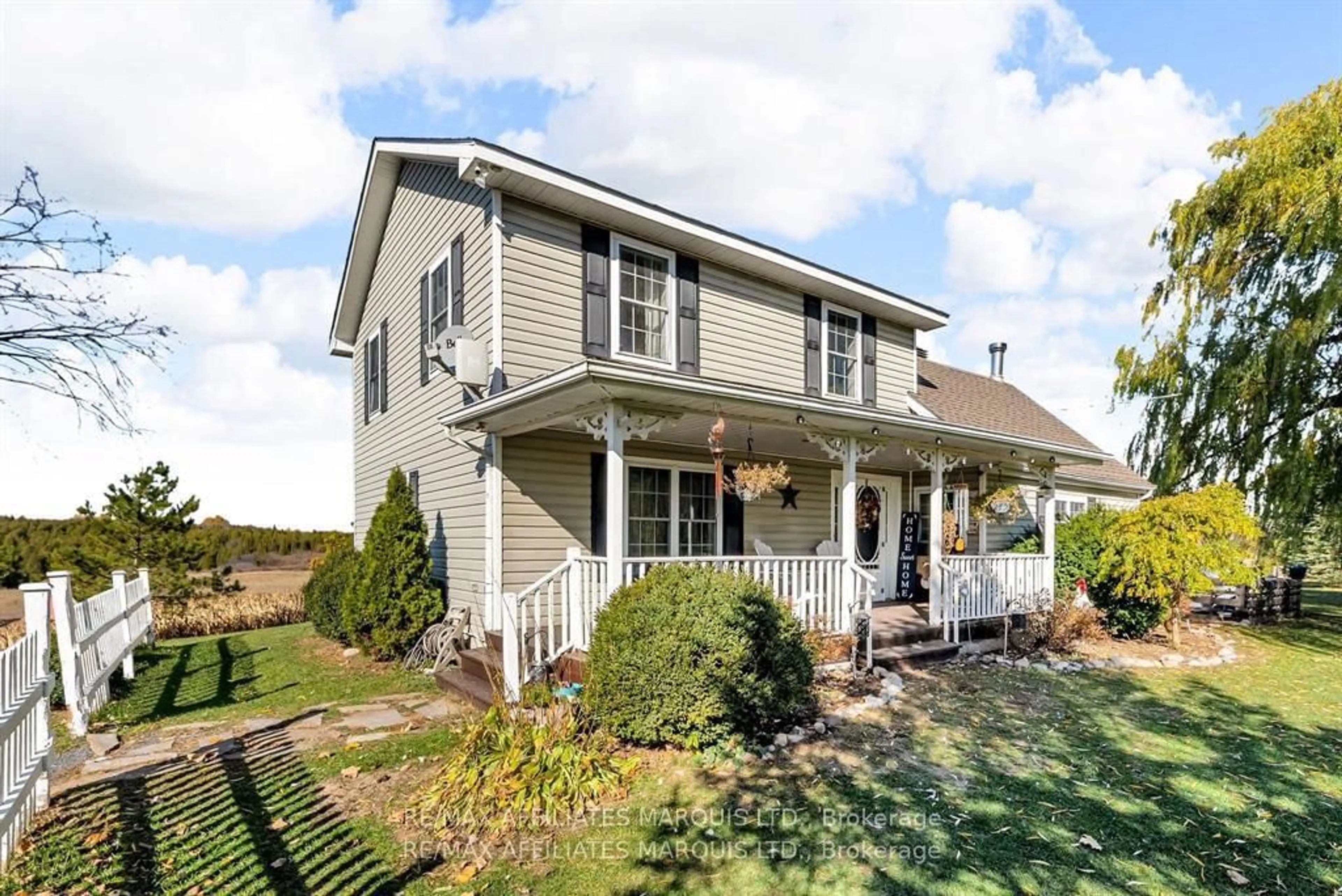 Home with vinyl exterior material, unknown for 20267 COUNTY ROAD 18 Rd, South Glengarry Ontario K0C 2J0