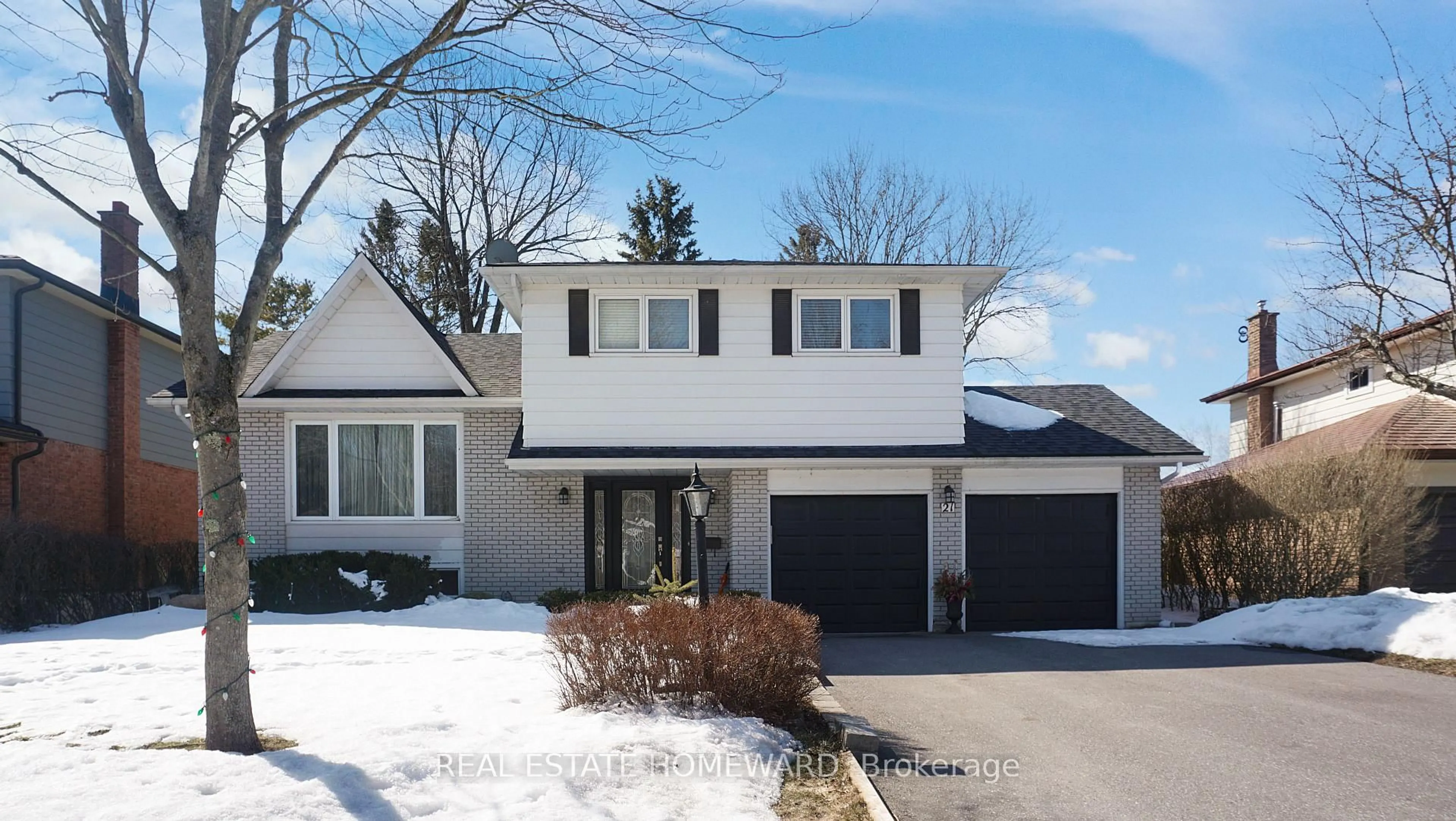 Home with vinyl exterior material, street for 21 Glen Watford Rd, Cobourg Ontario K9A 4S4