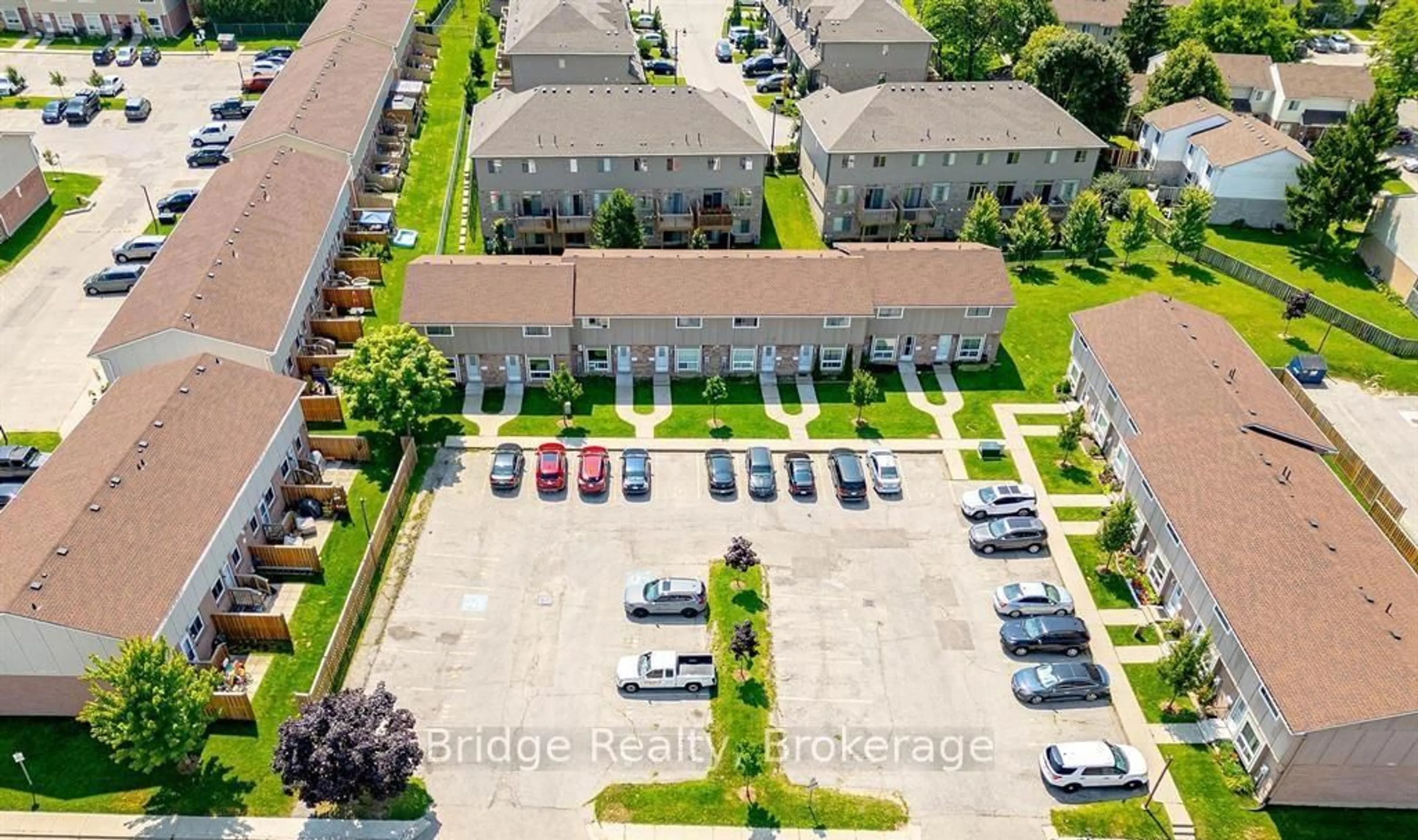 A pic from outside/outdoor area/front of a property/back of a property/a pic from drone, street for 370 SPRINGBANK Ave #6, Woodstock Ontario N4T 1L3