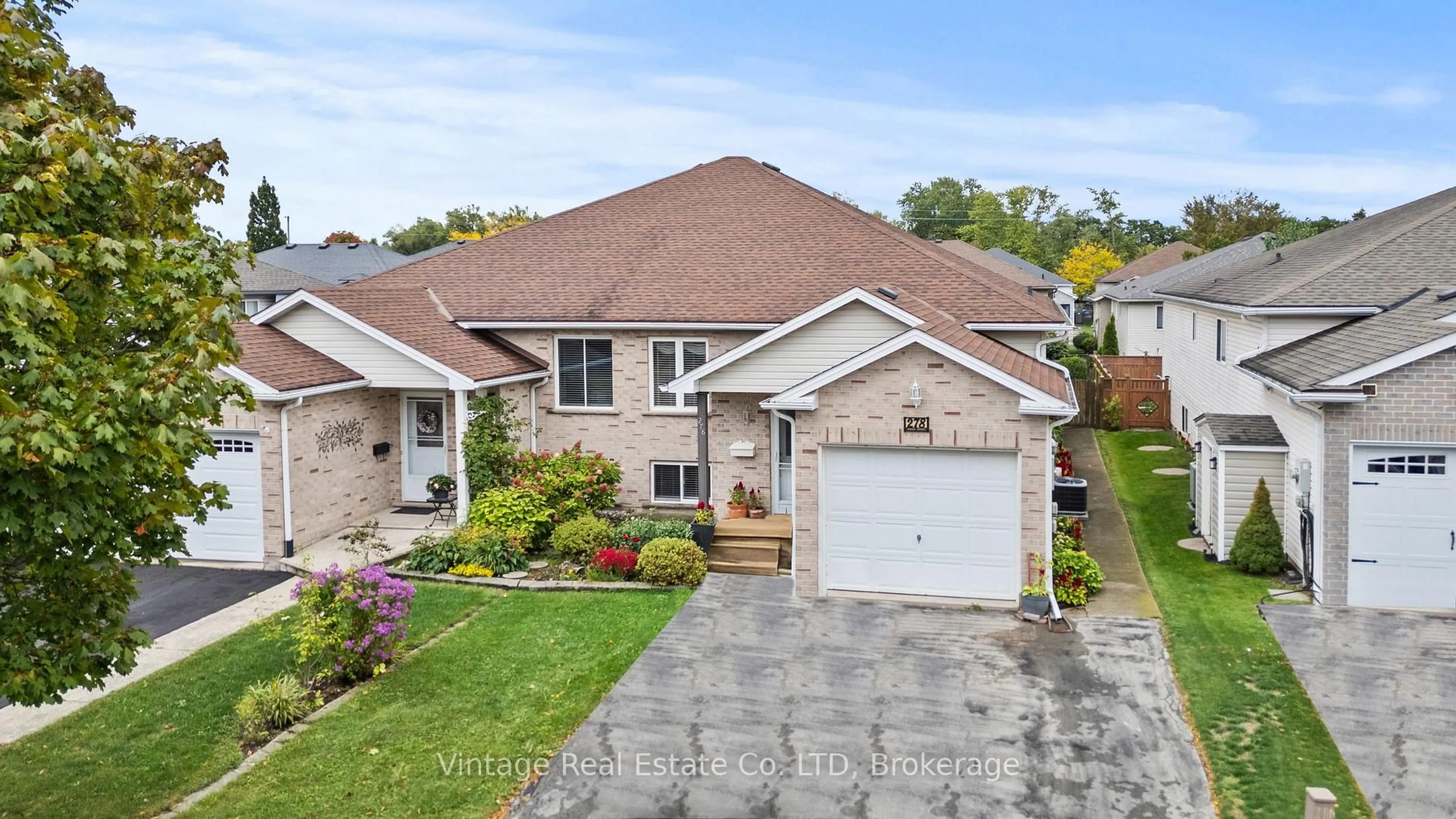 Home with brick exterior material, street for 278 Oakcrest Ave, Welland Ontario L3C 7K3