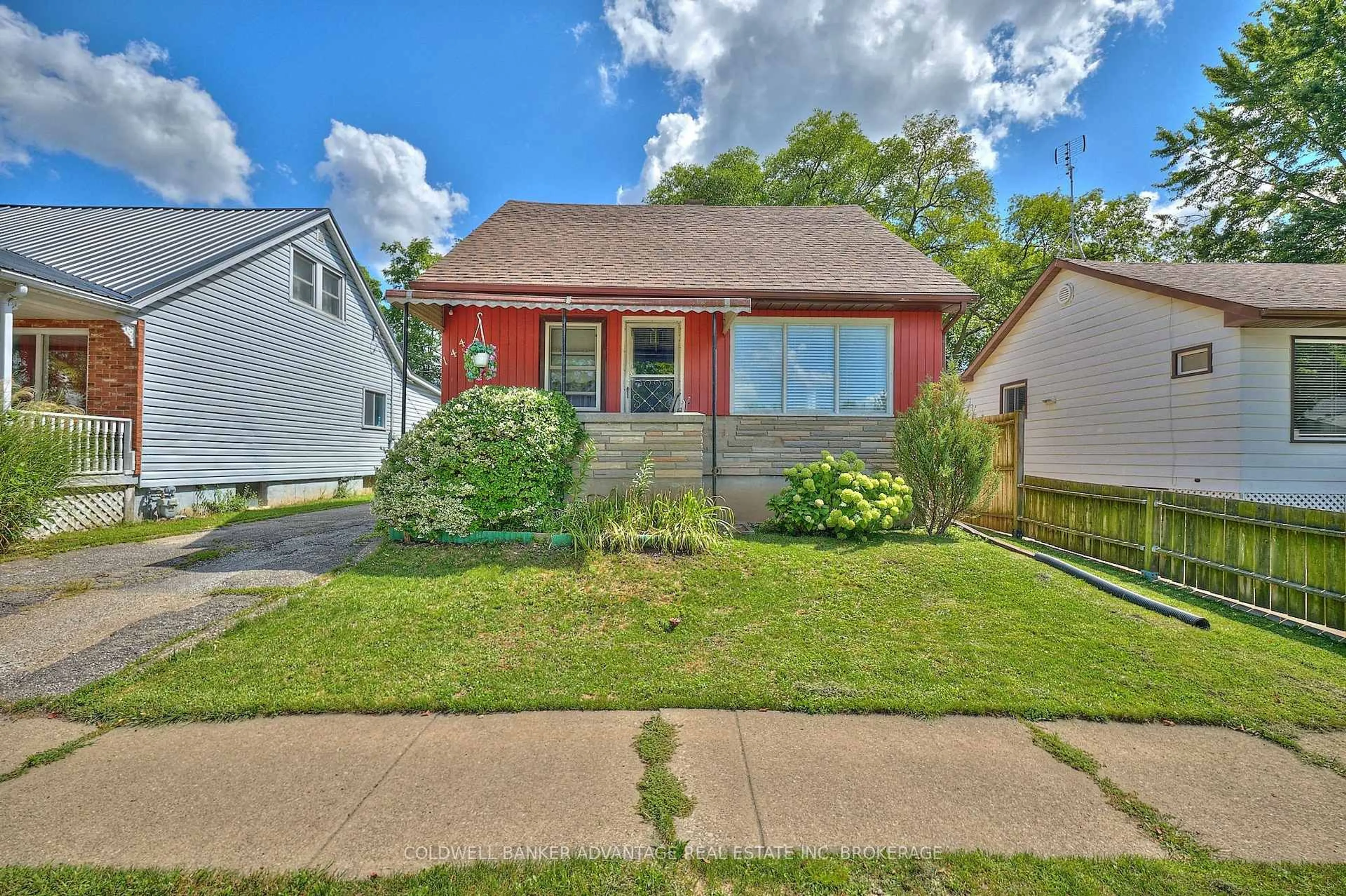 Home with brick exterior material, street for 144 Dunkirk Rd, Welland Ontario L3B 2N6