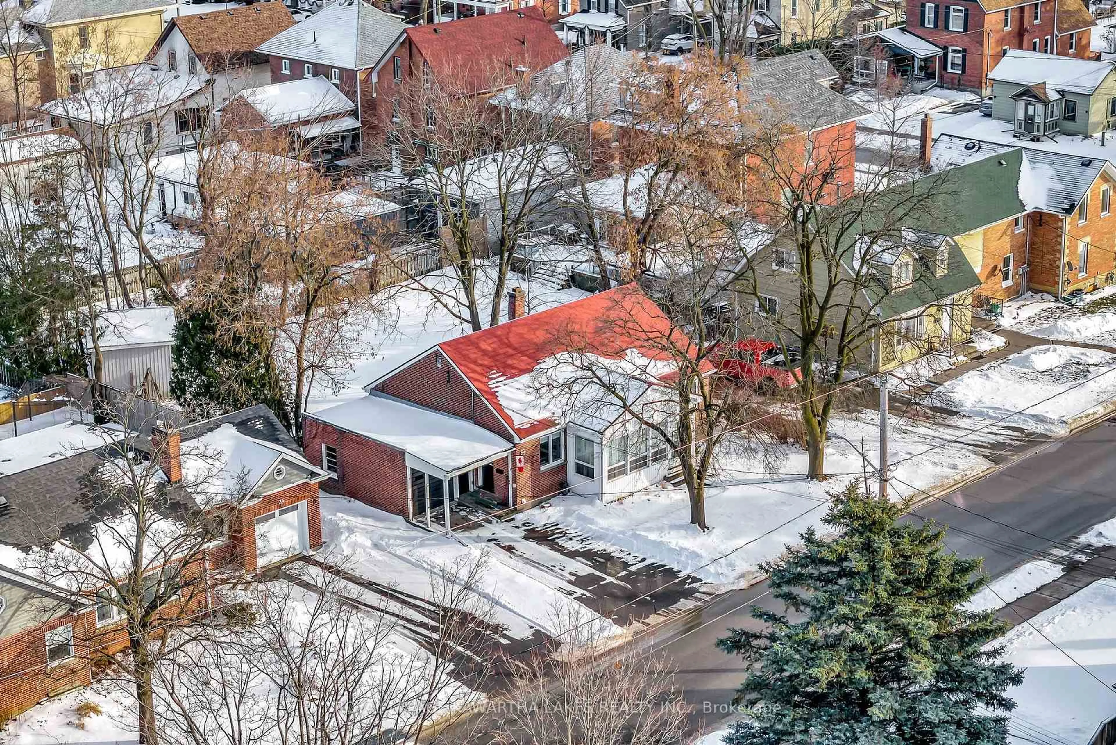 A pic from outside/outdoor area/front of a property/back of a property/a pic from drone, unknown for 22 Albert St, Kawartha Lakes Ontario K9V 4J2