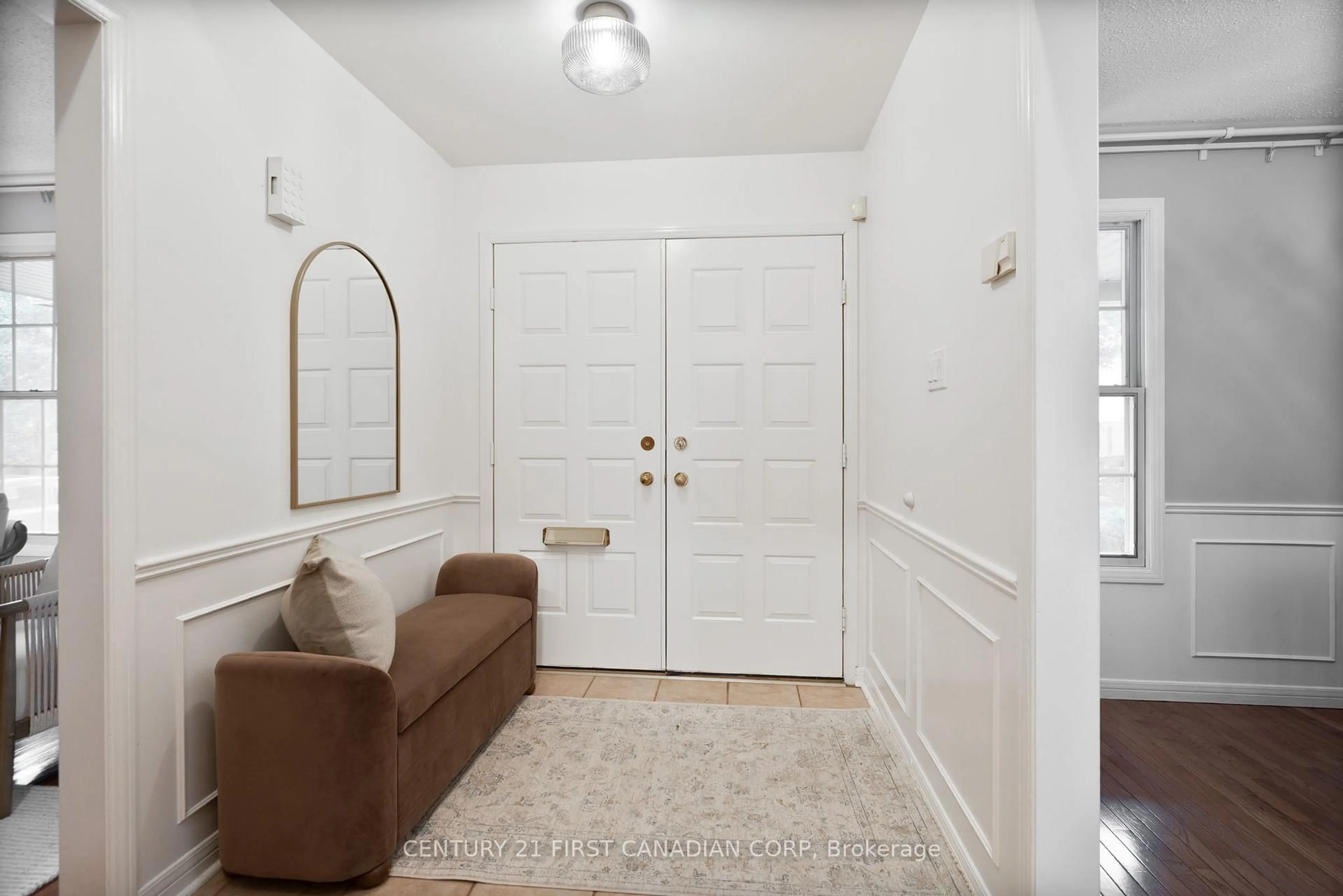 Indoor entryway for 90 Meridene Cres, London North Ontario N5X 1G2