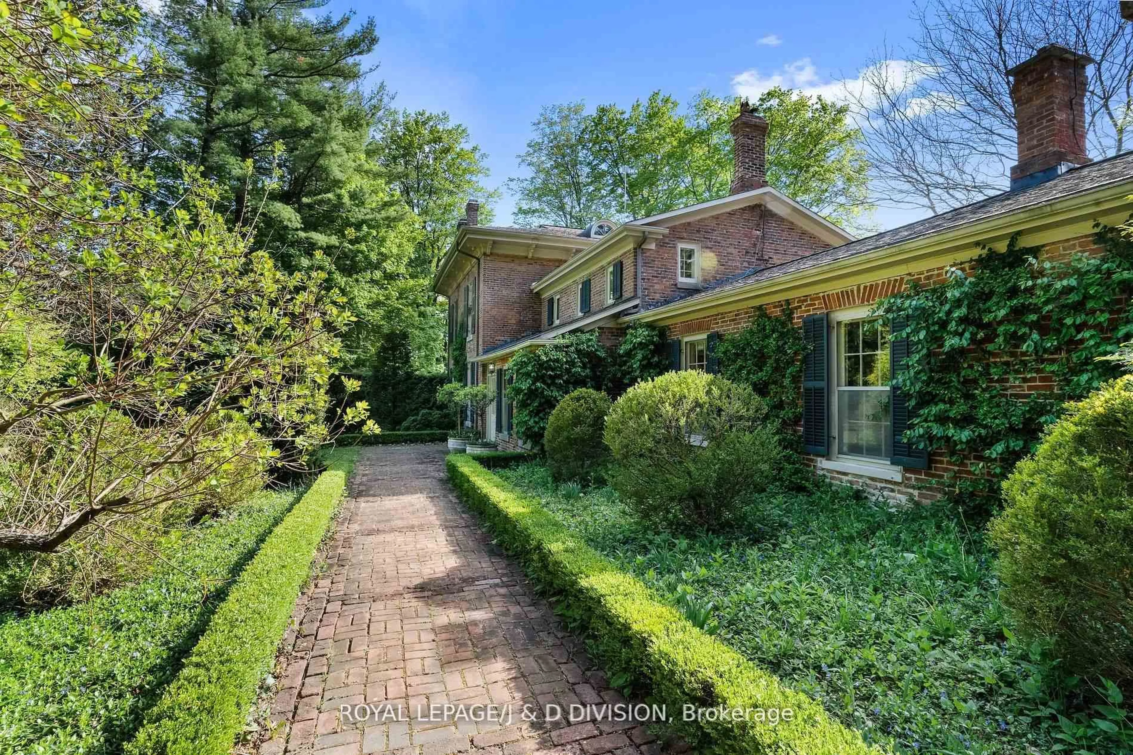 A pic from outside/outdoor area/front of a property/back of a property/a pic from drone, street for 4558 County Rd 10, Port Hope Ontario L1A 3V5