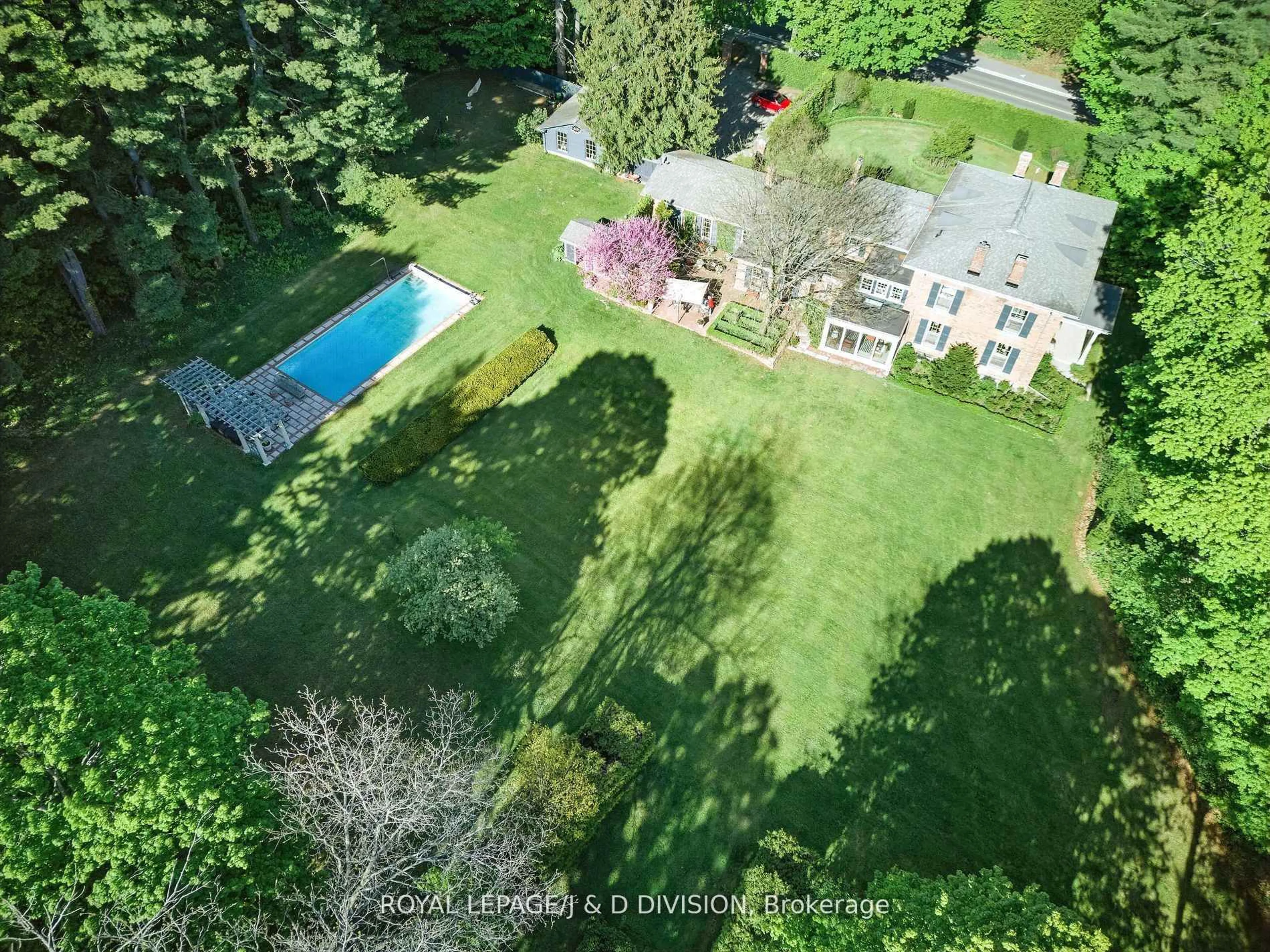 A pic from outside/outdoor area/front of a property/back of a property/a pic from drone, unknown for 4558 County Rd 10, Port Hope Ontario L1A 3V5