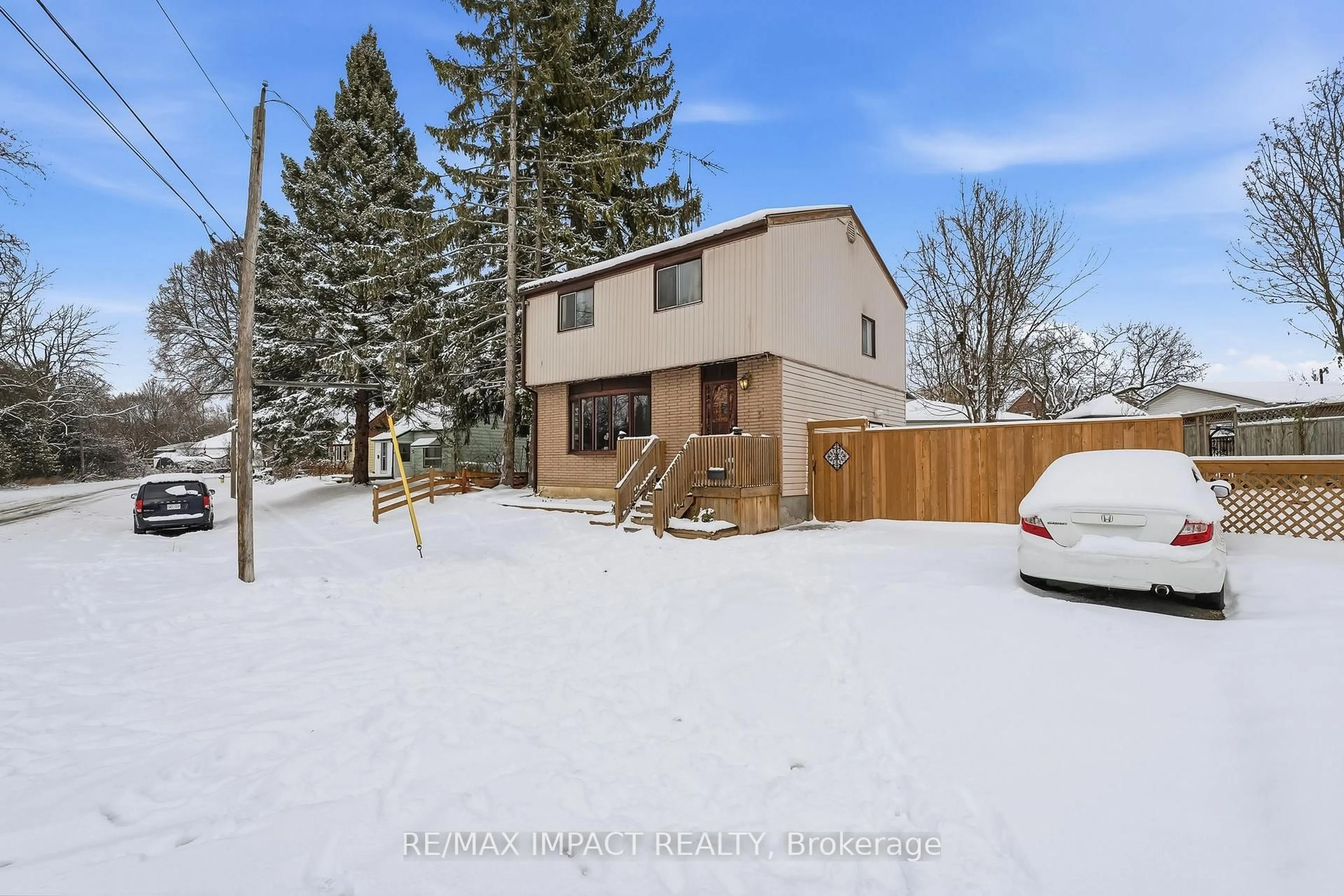 A pic from outside/outdoor area/front of a property/back of a property/a pic from drone, street for 5 Martha St, Port Hope Ontario L1A 2Y3
