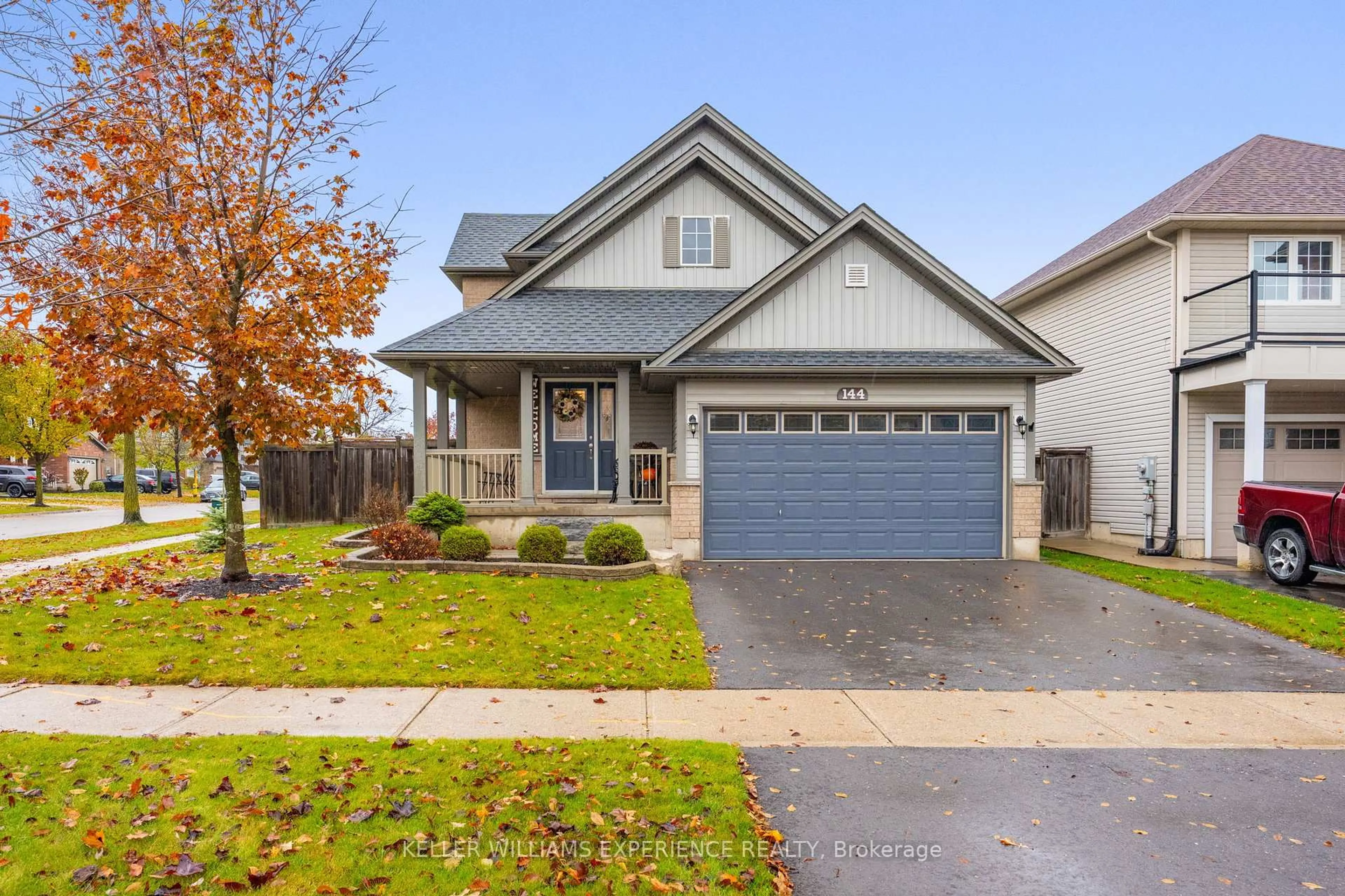 Home with vinyl exterior material, street for 144 Silk Dr, Shelburne Ontario L0N 1S2