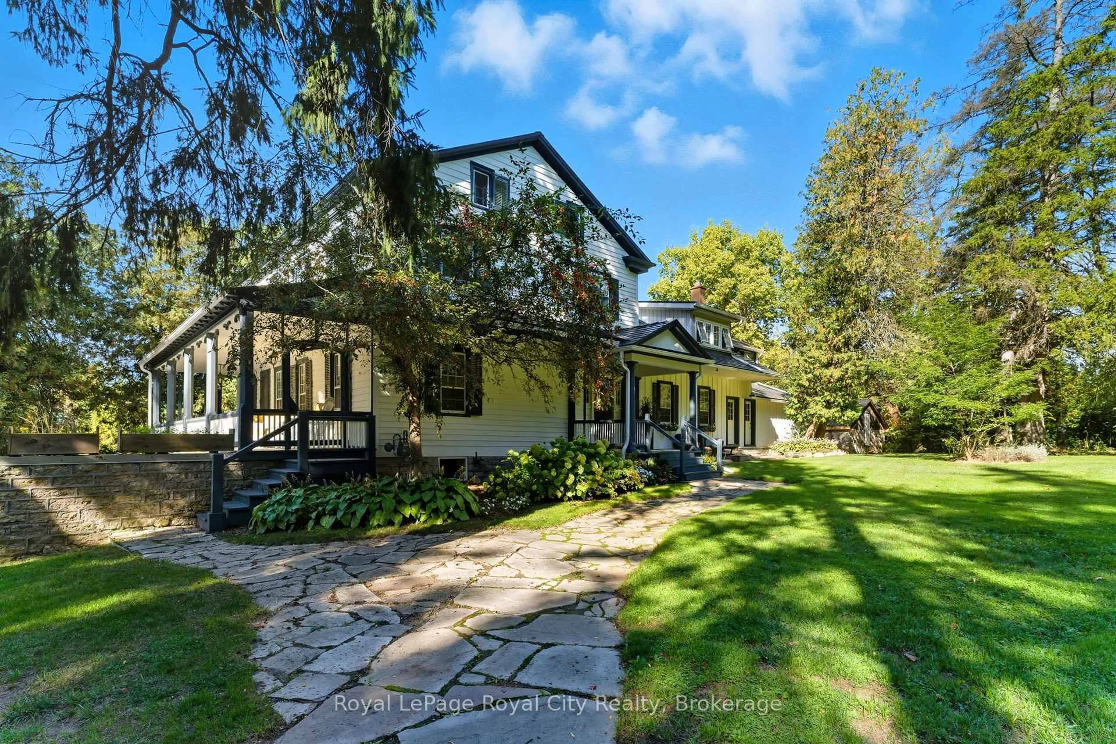 A pic from outside/outdoor area/front of a property/back of a property/a pic from drone, street for 66 Old Mill Rd, Cambridge Ontario N3H 4R8