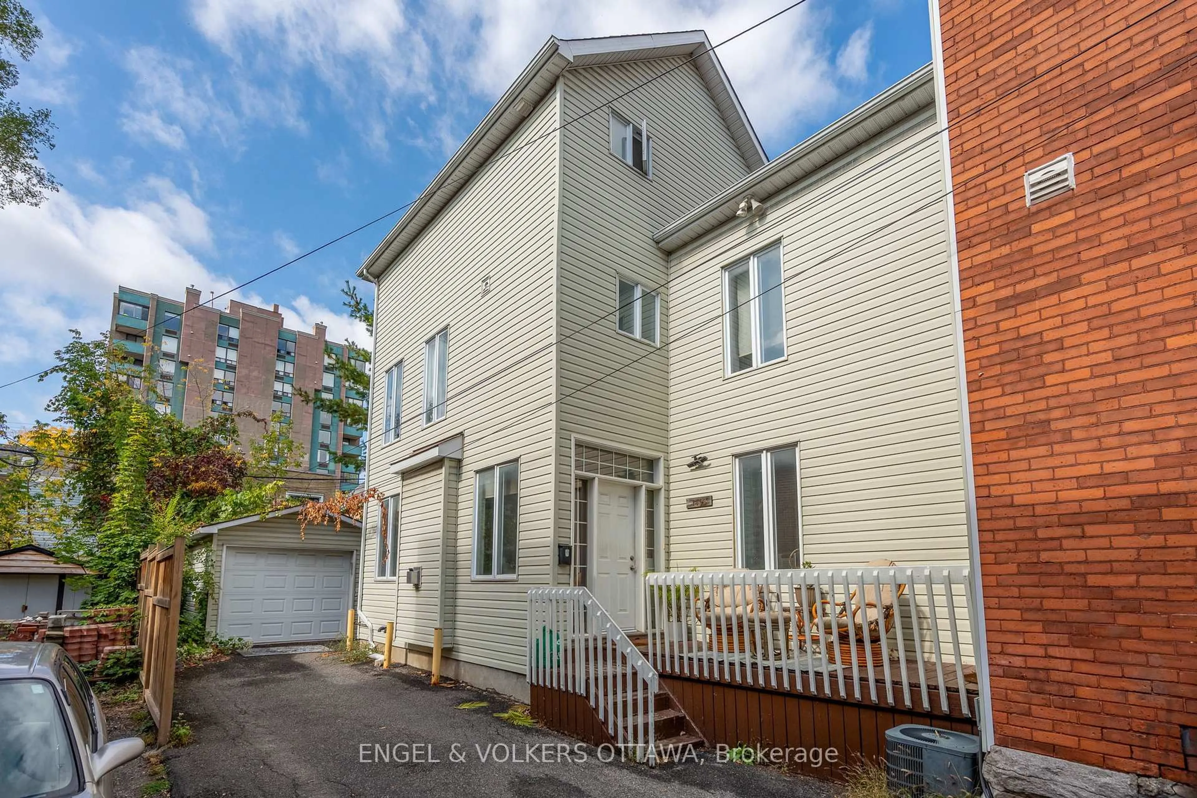 Unknown for 116 Cambridge St #A & B, Ottawa Ontario K1R 7A7