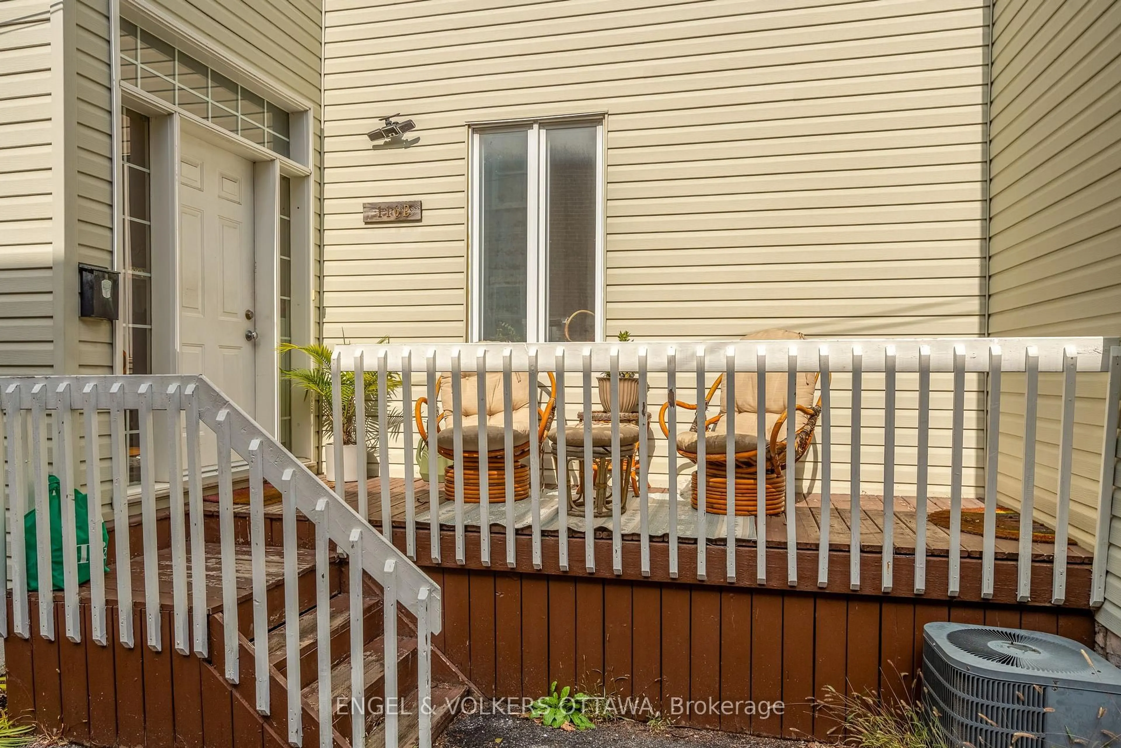 Patio, street for 116 Cambridge St #A & B, Ottawa Ontario K1R 7A7