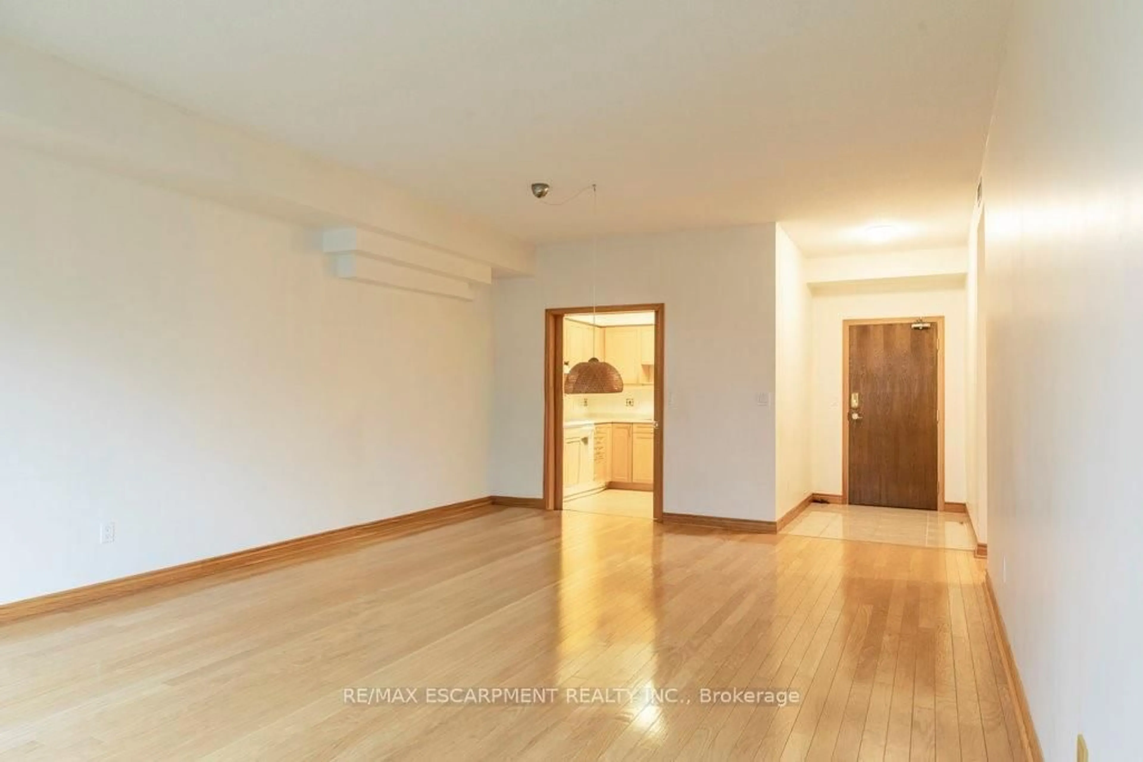 A pic of a room for 77 Governors Rd #604, Hamilton Ontario L9H 7N8