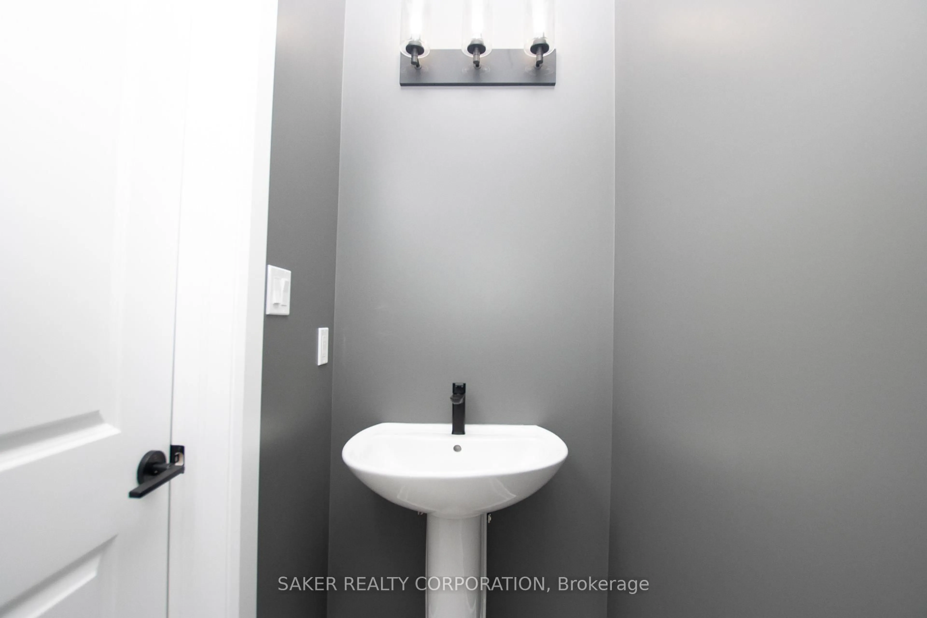 A pic of a room for 615 REGENT St, Strathroy-Caradoc Ontario N0L 1W0