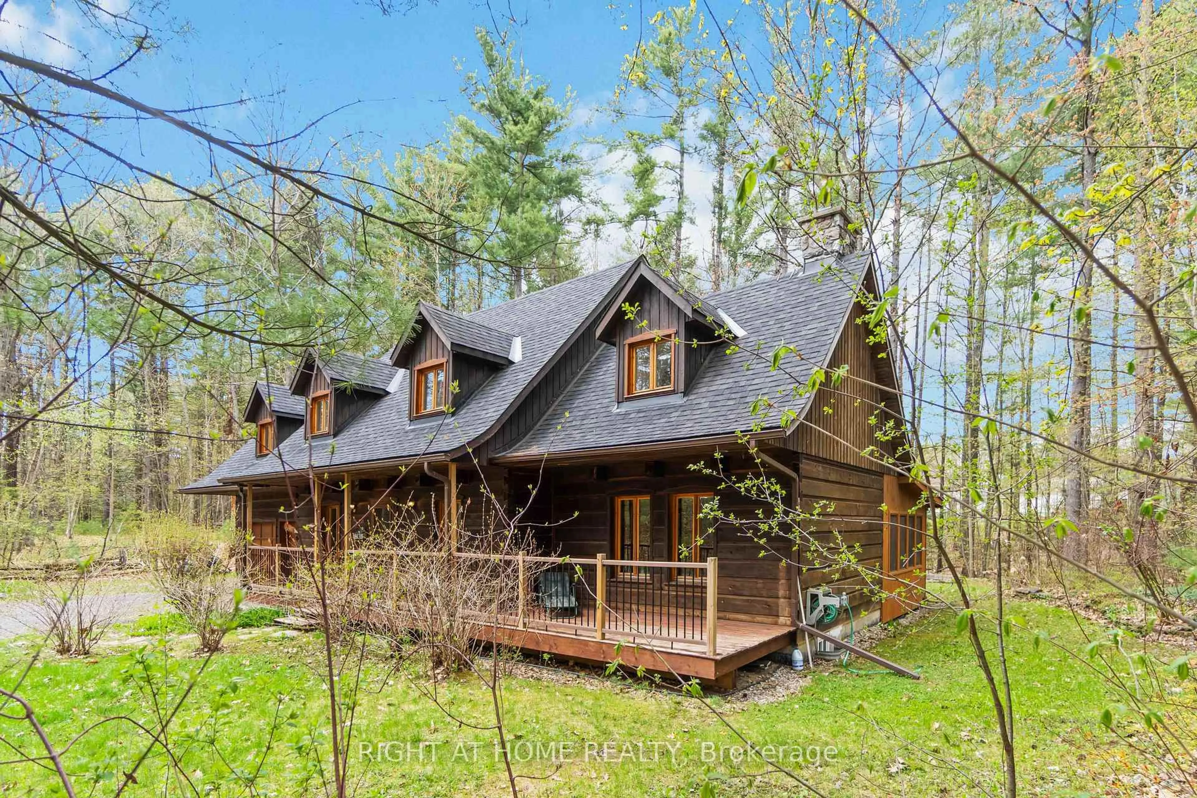 Home with vinyl exterior material, unknown for 101 Myrtle Lane, Ottawa Ontario K0A 3M0