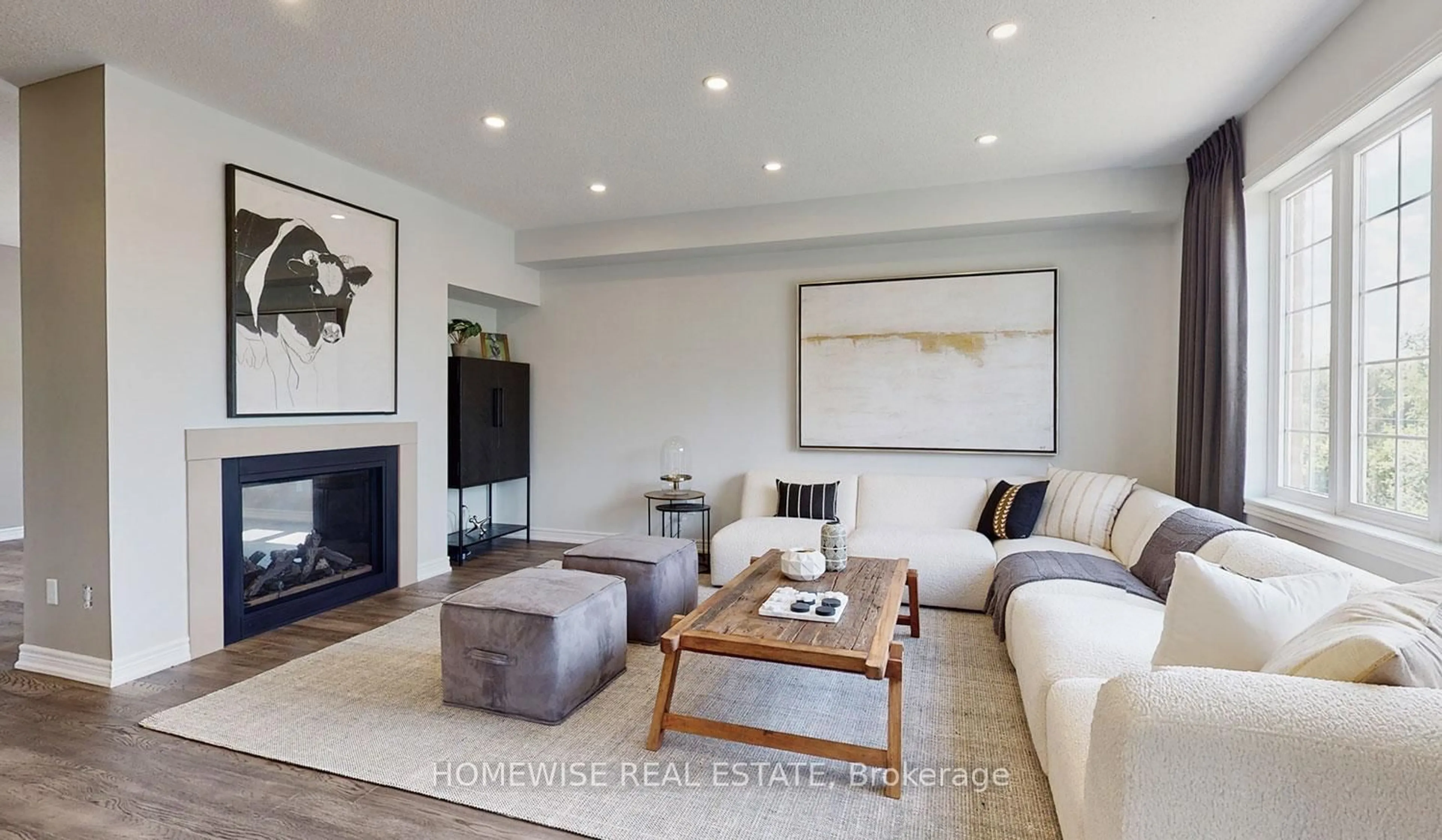 Living room with furniture, unknown for 25 York Dr, Peterborough Ontario K9K 0H5