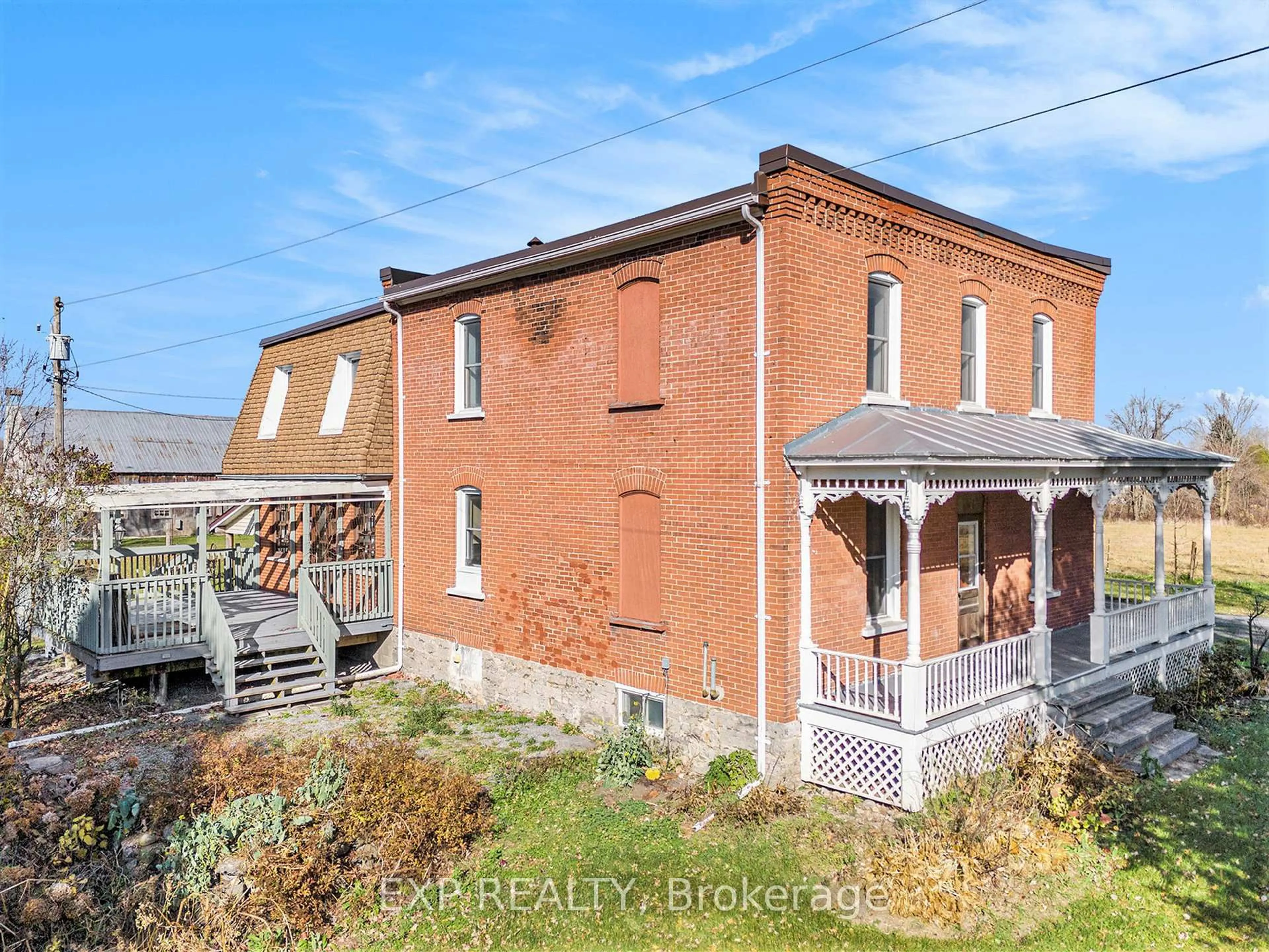 A pic from outside/outdoor area/front of a property/back of a property/a pic from drone, building for 18873 KENYON CONCESSION 5 Rd, North Glengarry Ontario K0C 1A0