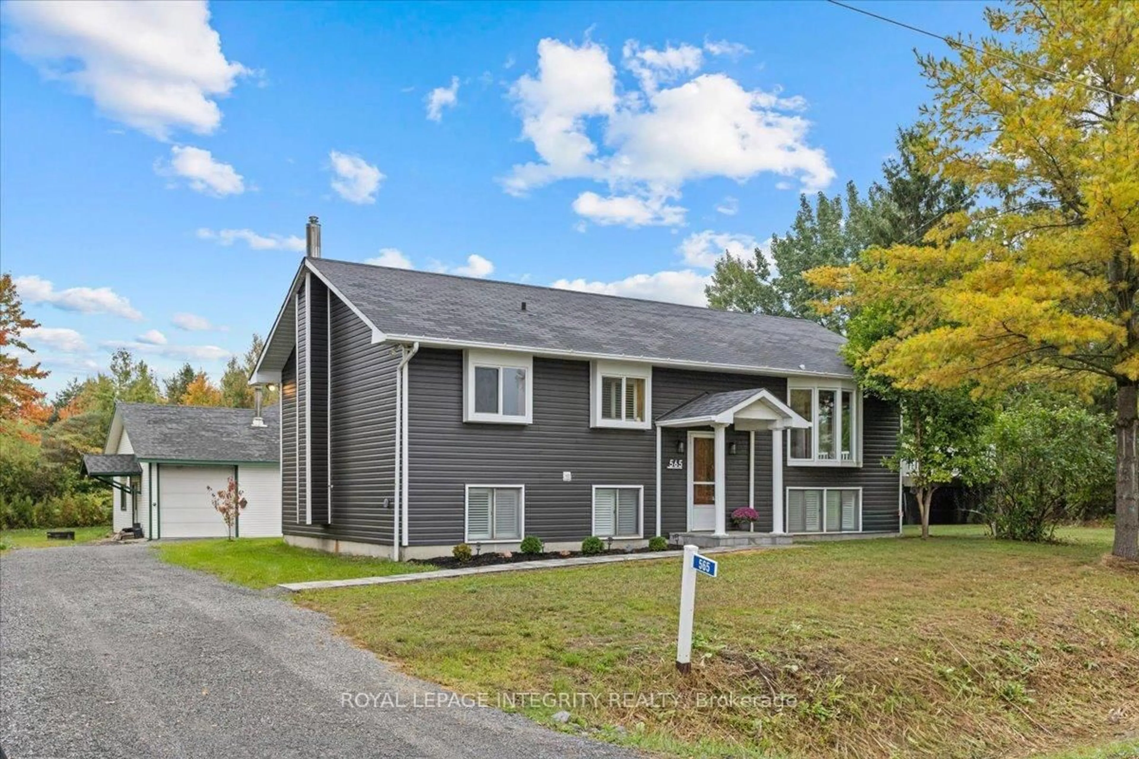 Home with vinyl exterior material, street for 565 Vinette Rd, Clarence-Rockland Ontario K0A 2A0