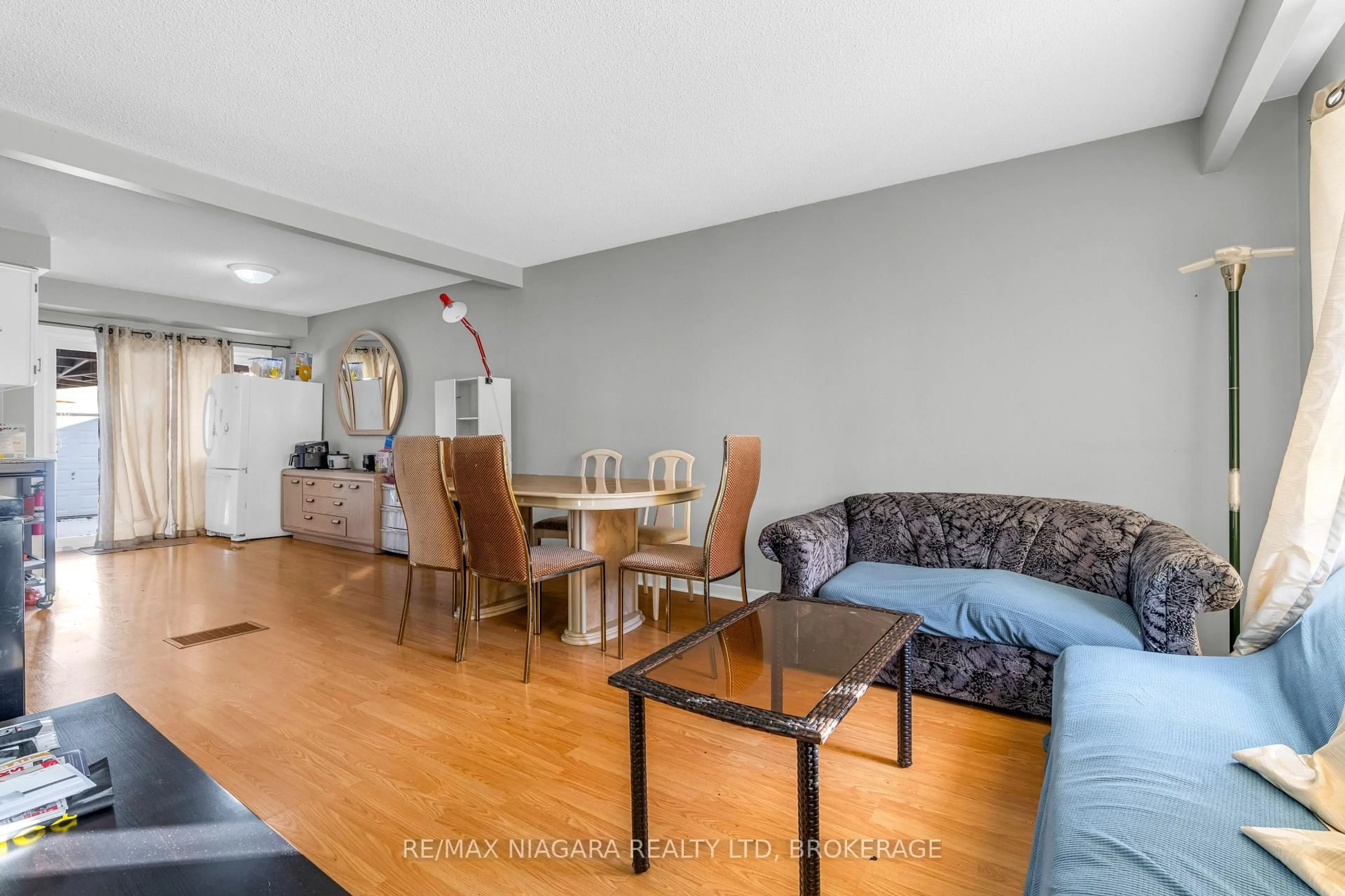 Living room with furniture, unknown for 46 Macoomb Dr, Welland Ontario L3C 5T9