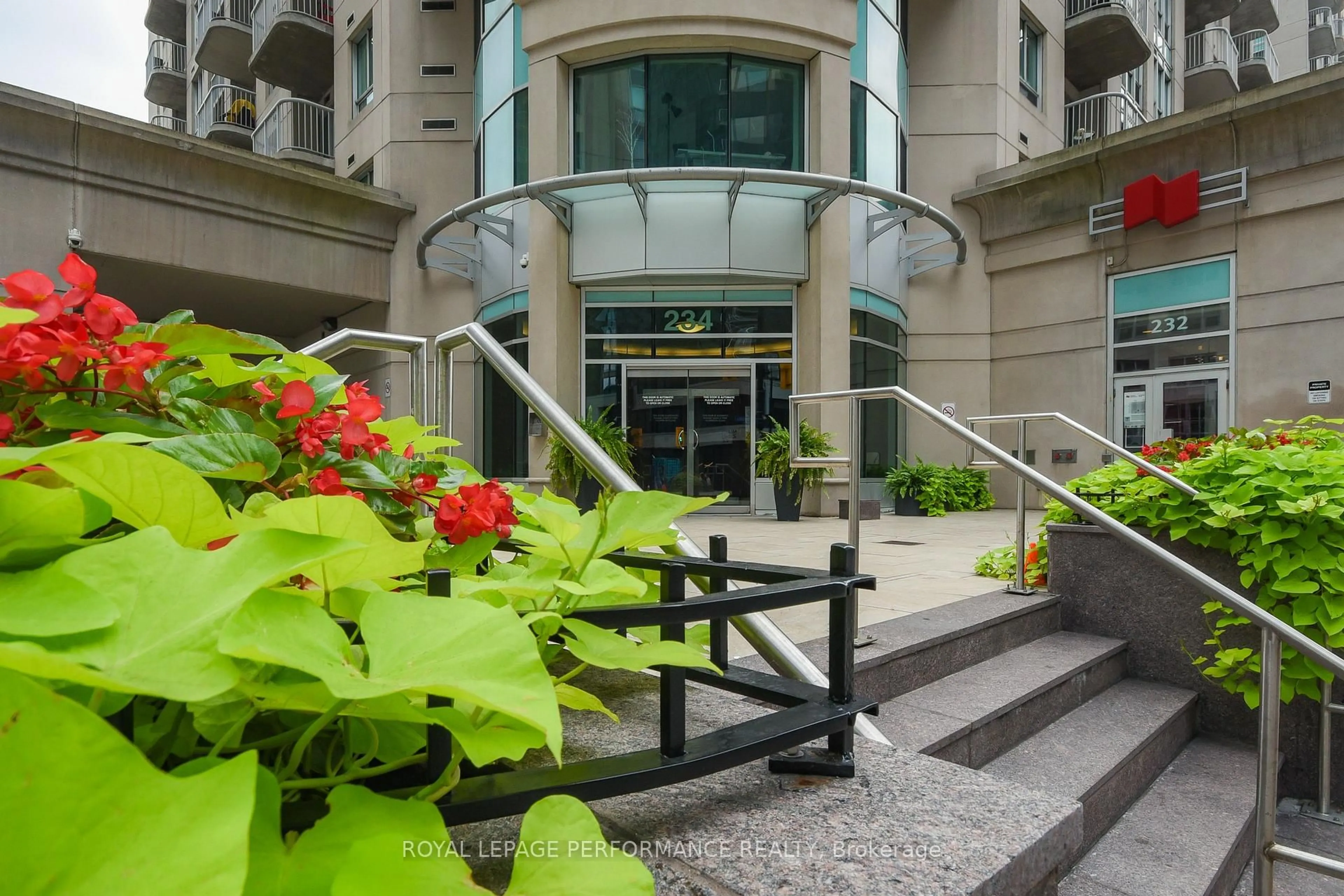 Unknown for 234 Rideau St #1107, Ottawa Ontario K1N 0A9