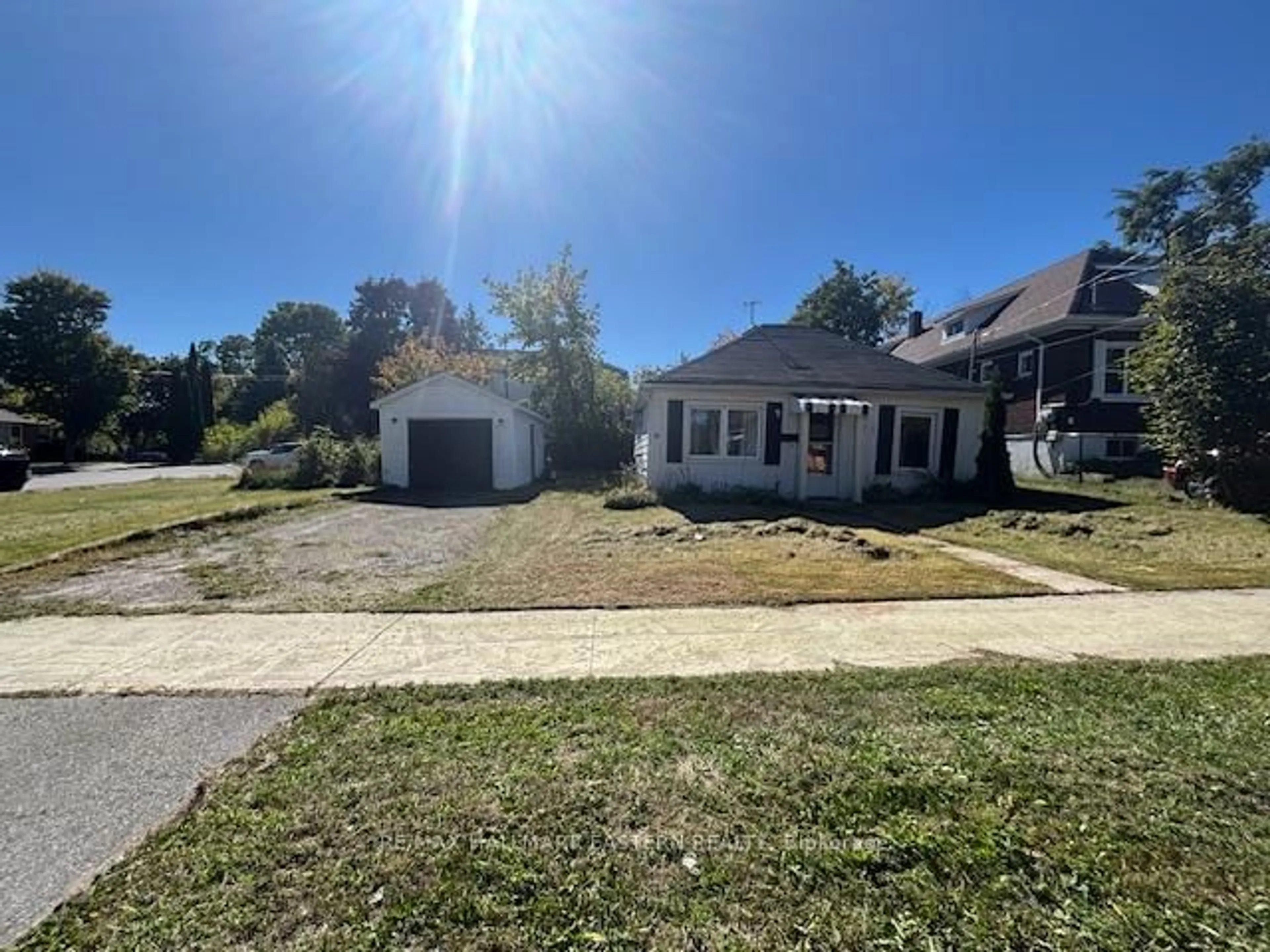 A pic from outside/outdoor area/front of a property/back of a property/a pic from drone, street for 71 Glenelg St, Kawartha Lakes Ontario K9V 1Z4