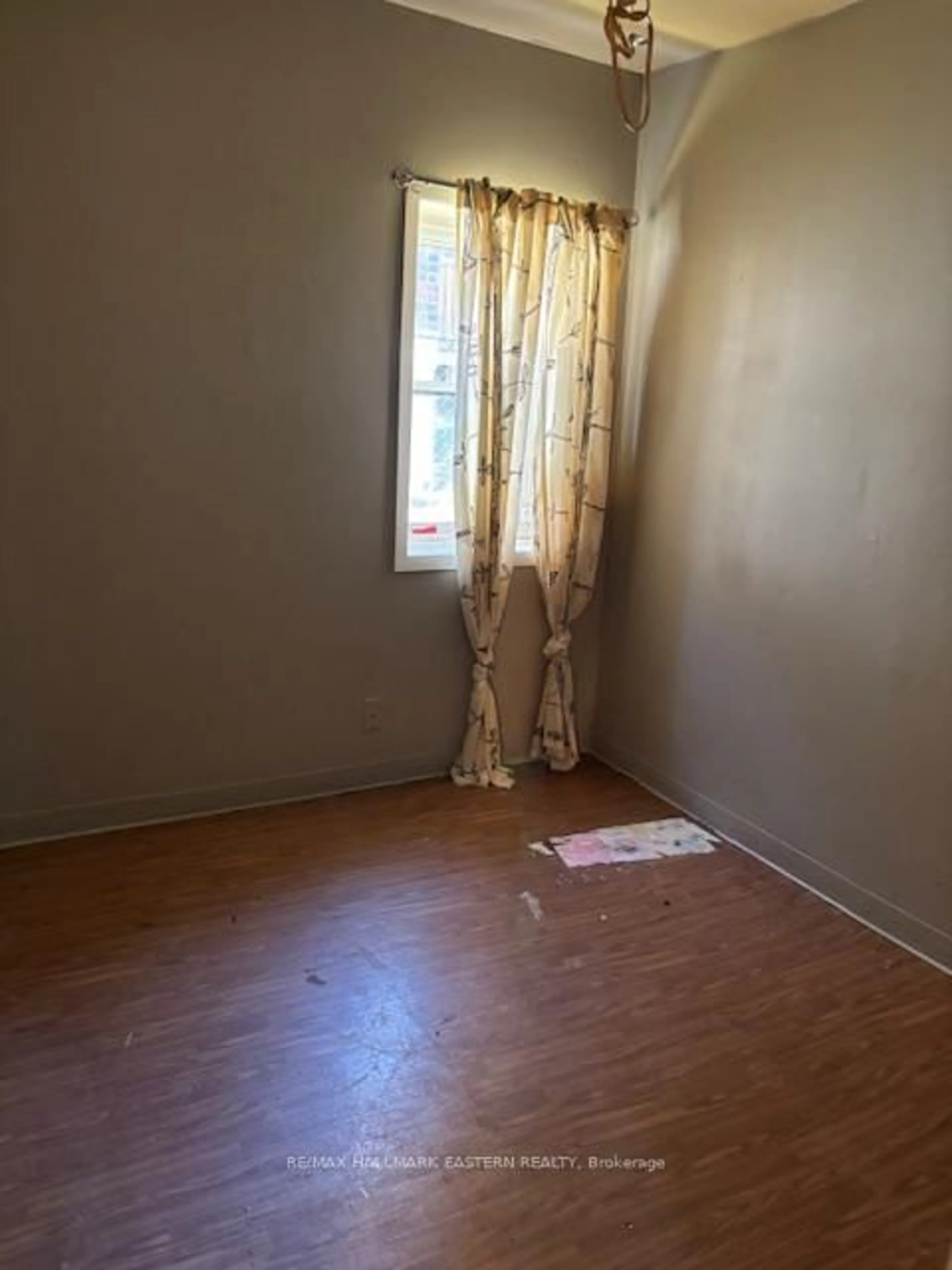 A pic of a room for 71 Glenelg St, Kawartha Lakes Ontario K9V 1Z4