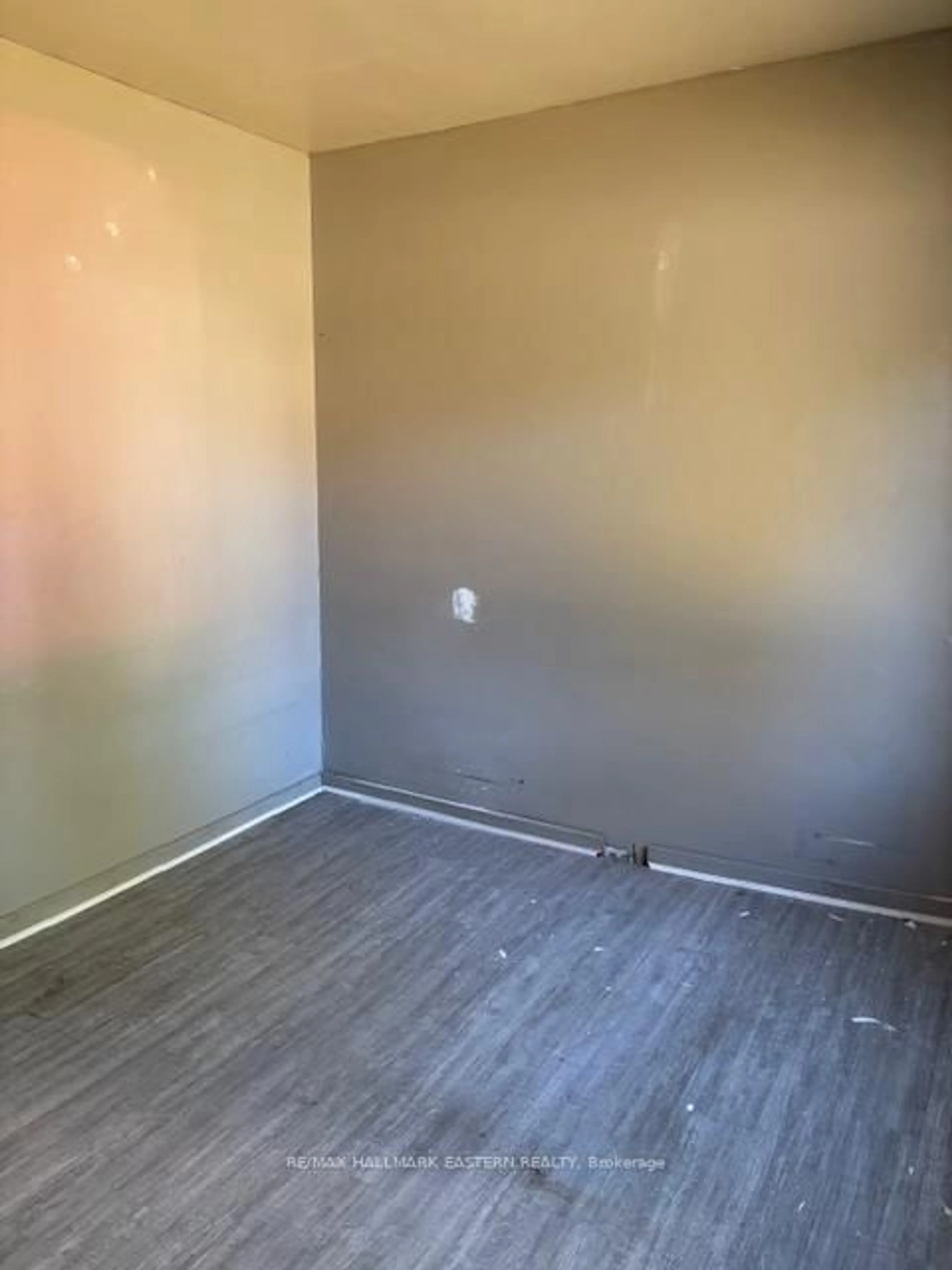 A pic of a room for 71 Glenelg St, Kawartha Lakes Ontario K9V 1Z4