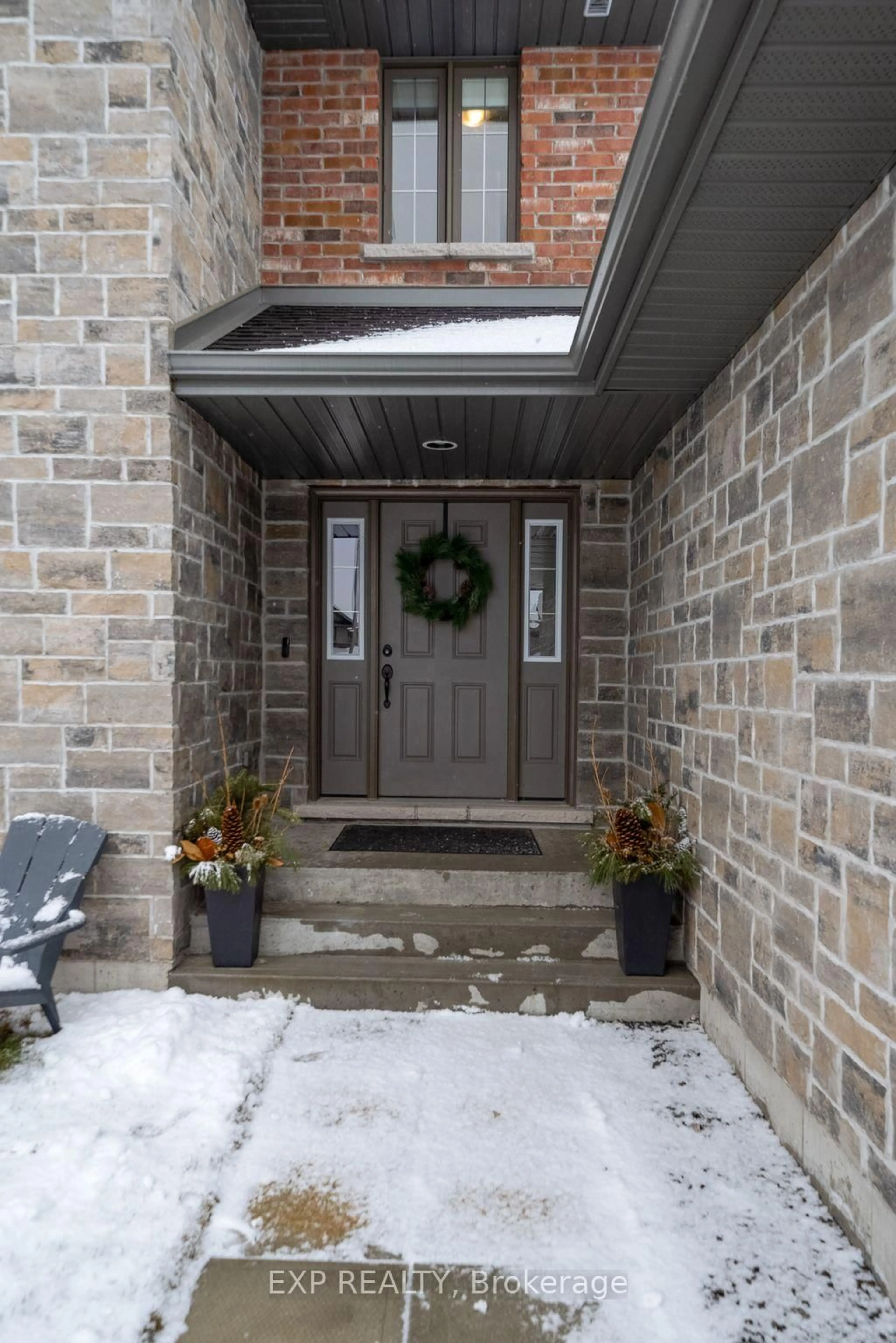 Indoor entryway for 58 Lanark Dr, Belleville Ontario K8N 0G8