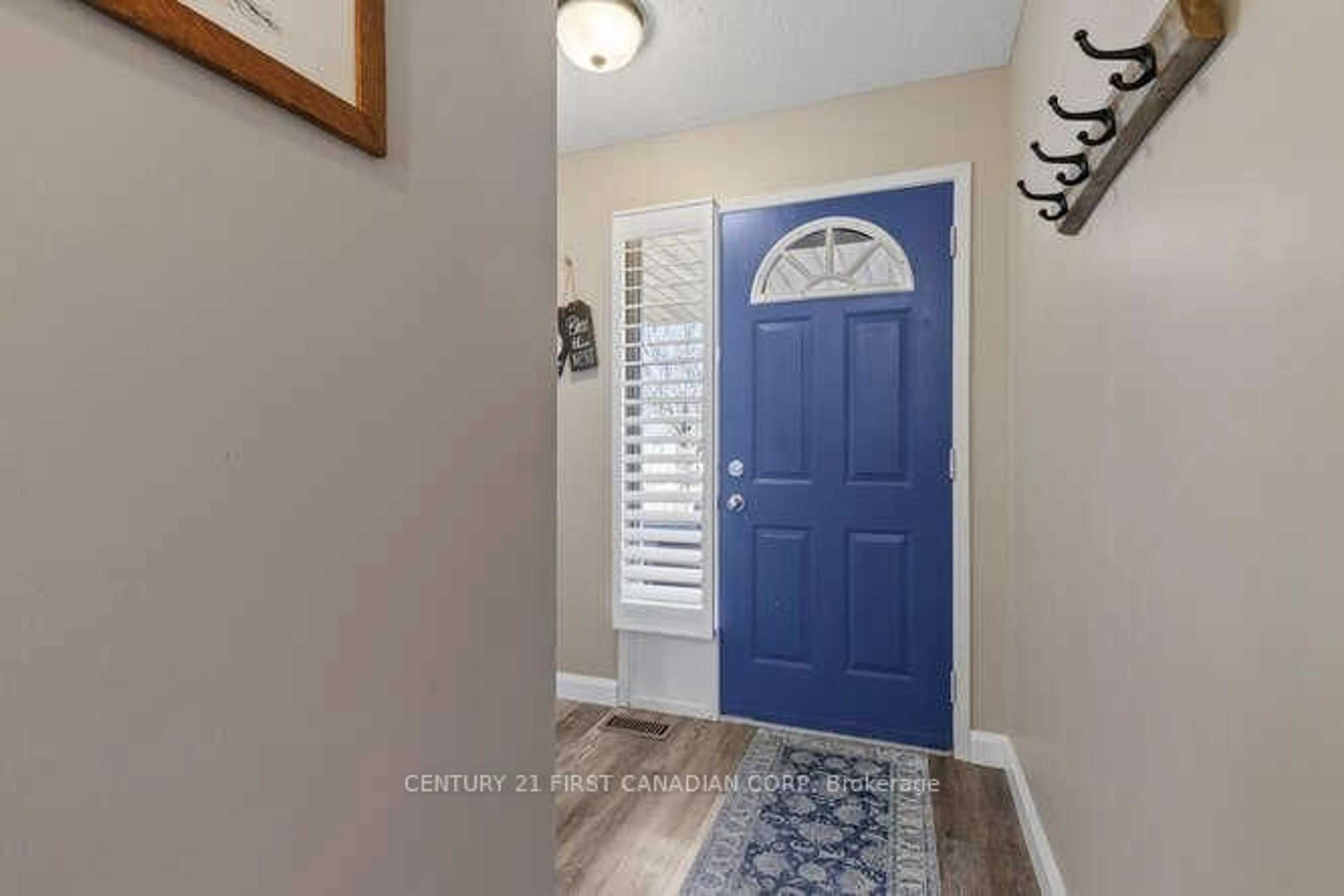 Indoor entryway for 349 Highview Cres, London South Ontario N6J 4E2