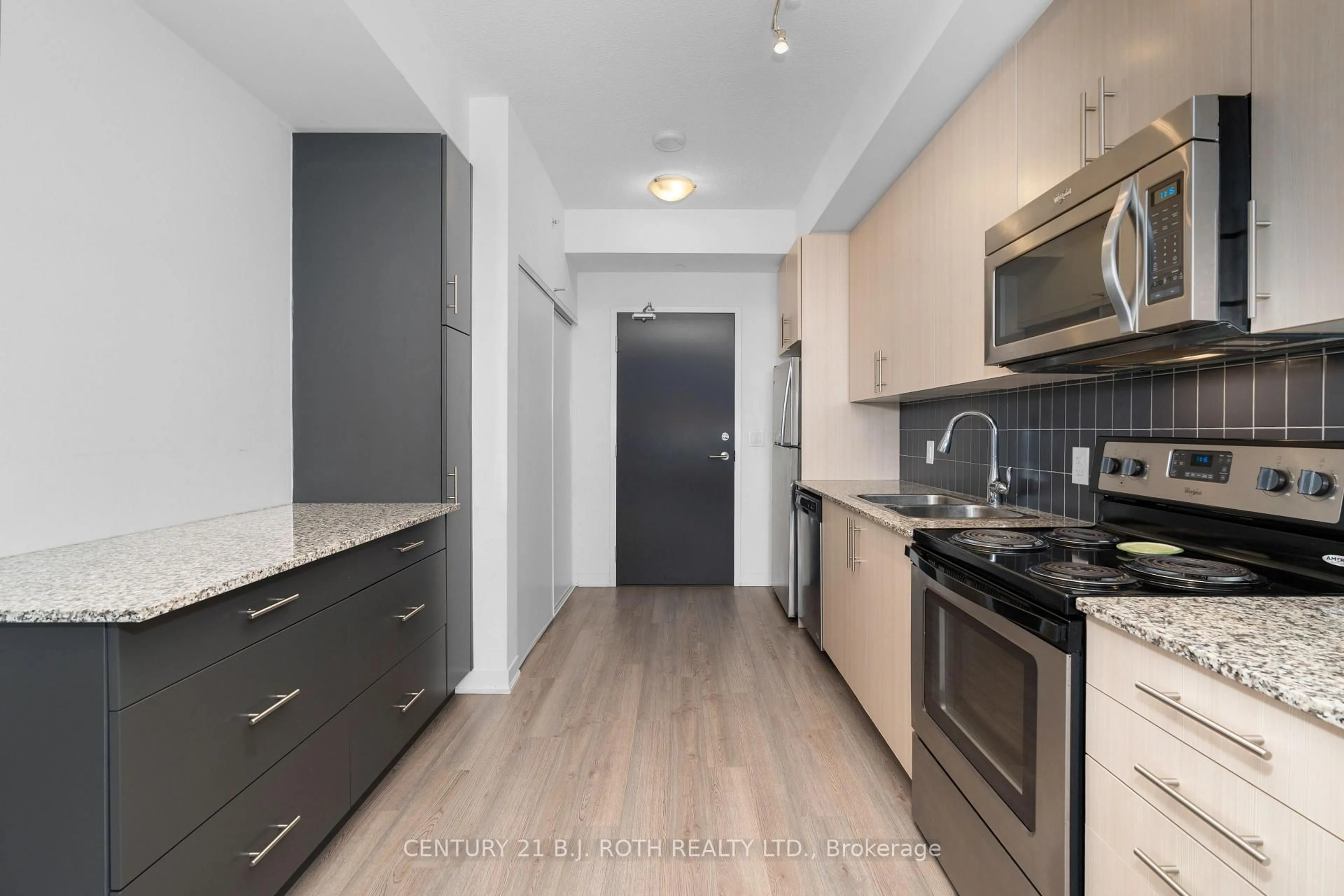 Standard kitchen, unknown for 85 Duke St #1507, Kitchener Ontario N2H 0B7